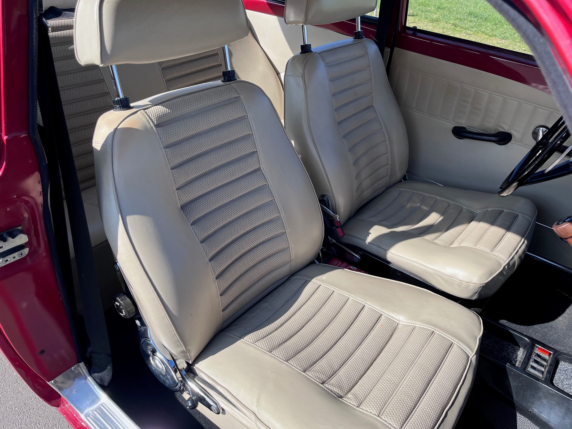 VOLVO 121-image-8