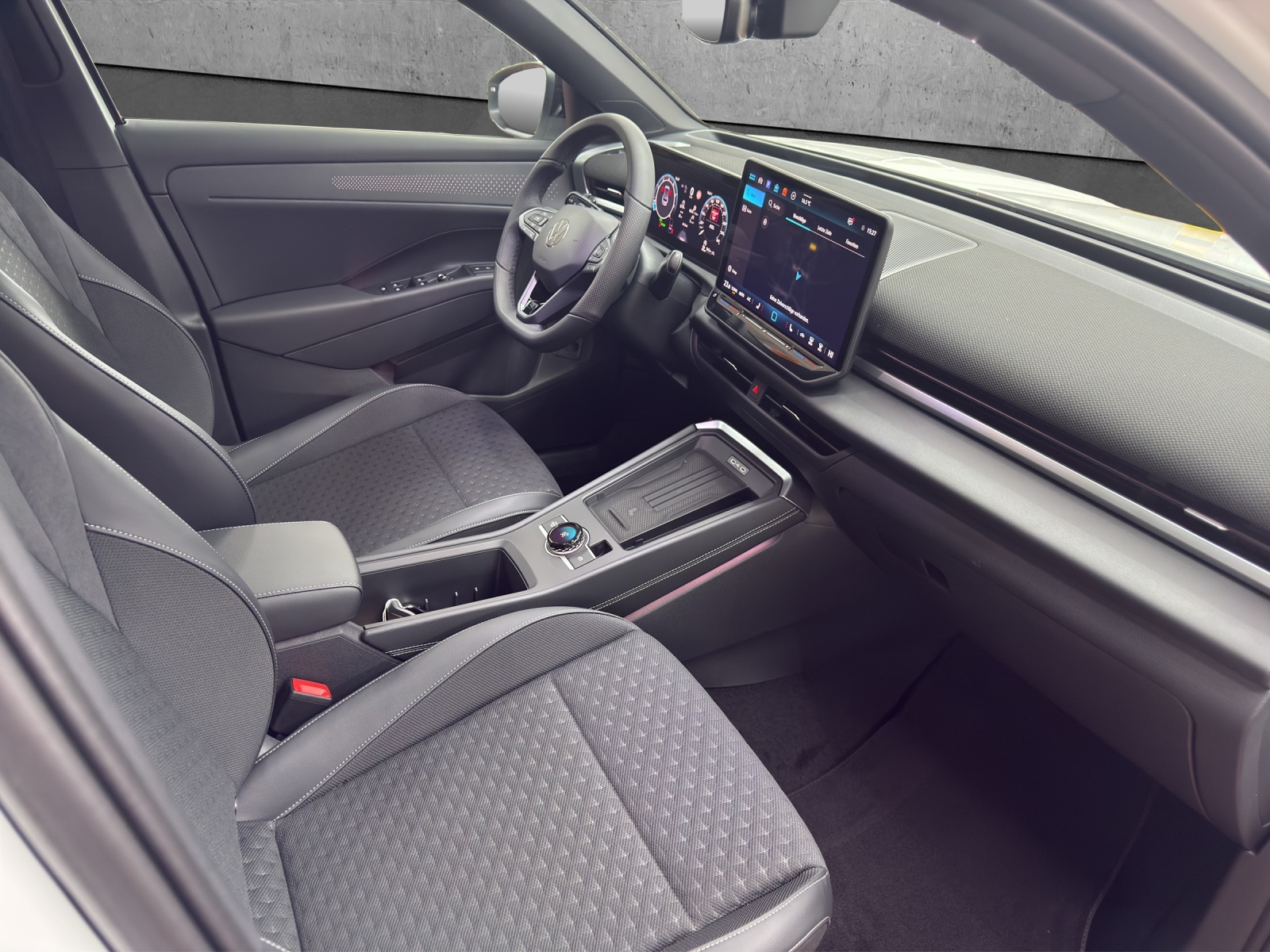 VW T-Roc 1.5 eTSI mHEV R-Line DSG-image-7