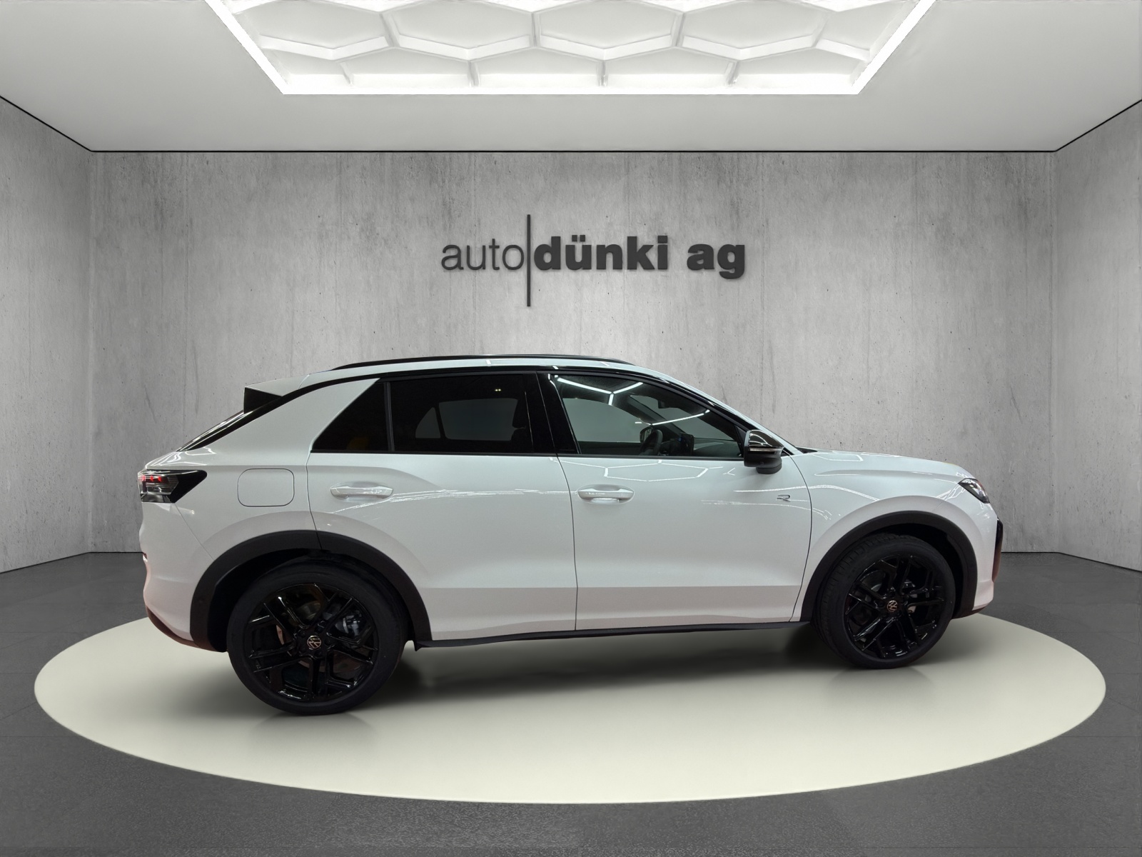 VW T-Roc 1.5 eTSI mHEV R-Line DSG-image-4