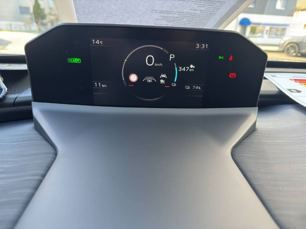 TOYOTA C-HR+ Premium AWD-image-6