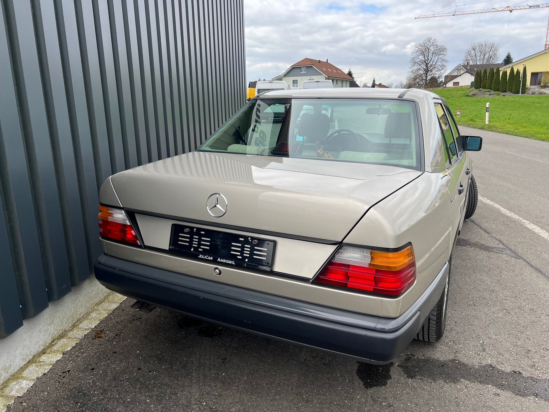 MERCEDES-BENZ 260 E-image-6