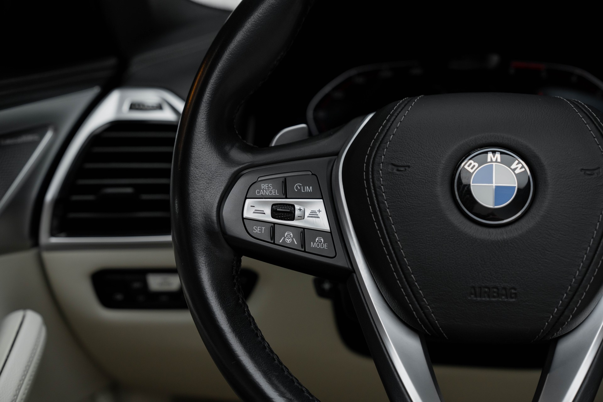 BMW 840d xDrive Steptronic-image-18