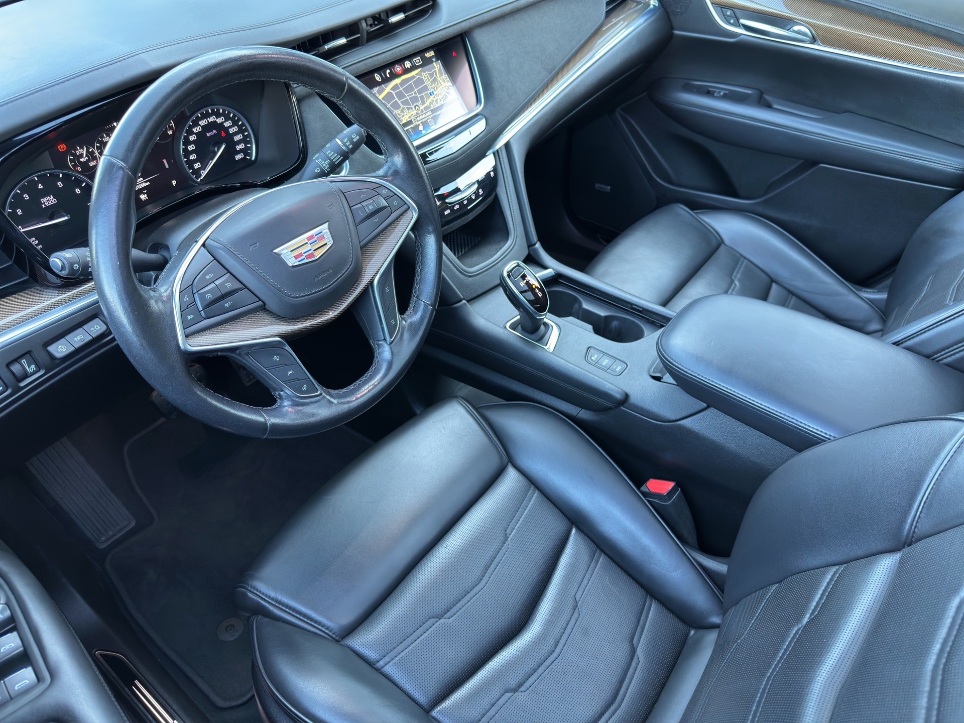 CADILLAC XT5 3.6 V6 Platinum AWD-image-8