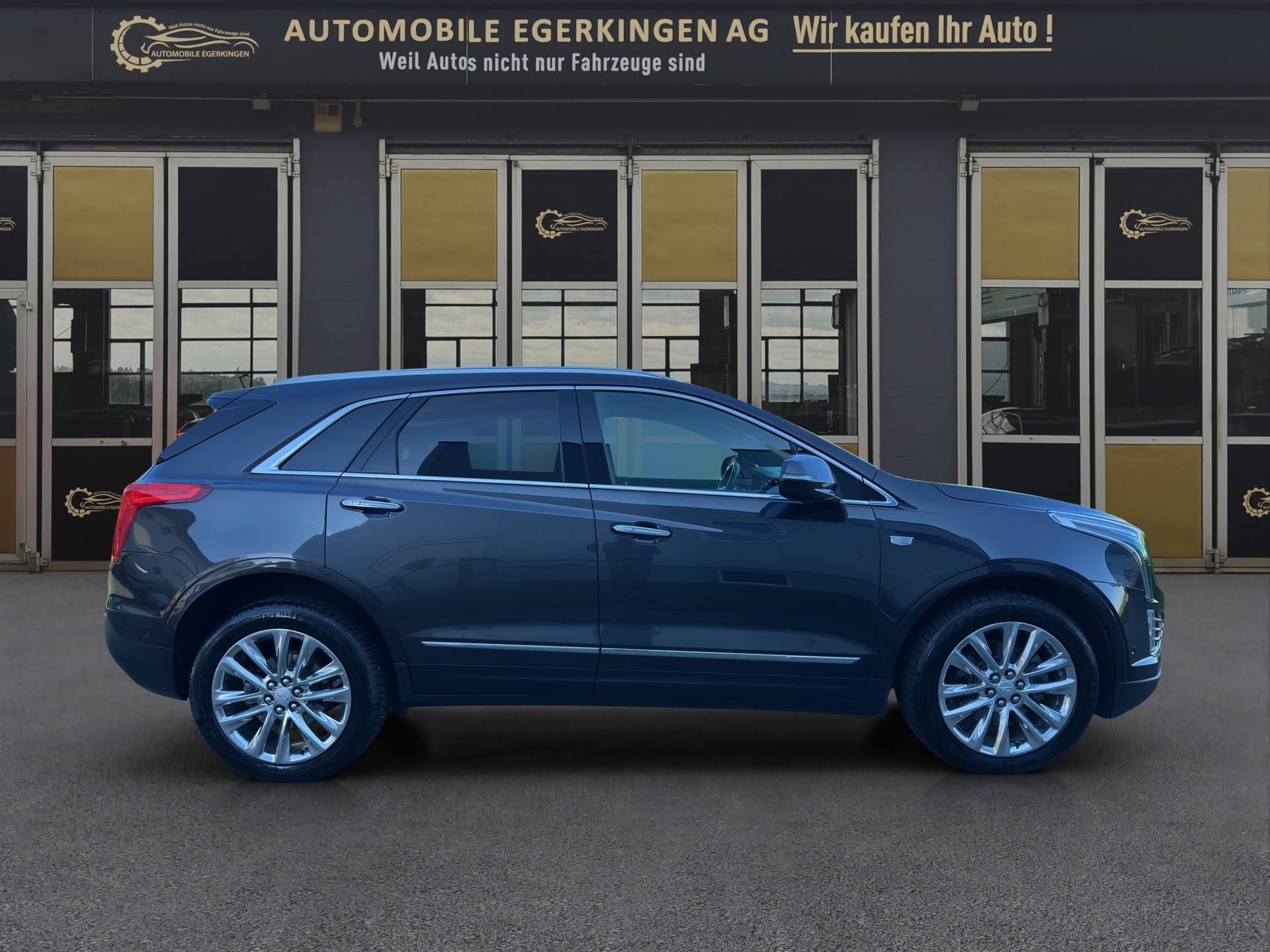 CADILLAC XT5 3.6 V6 Platinum AWD-showroom-element-3
