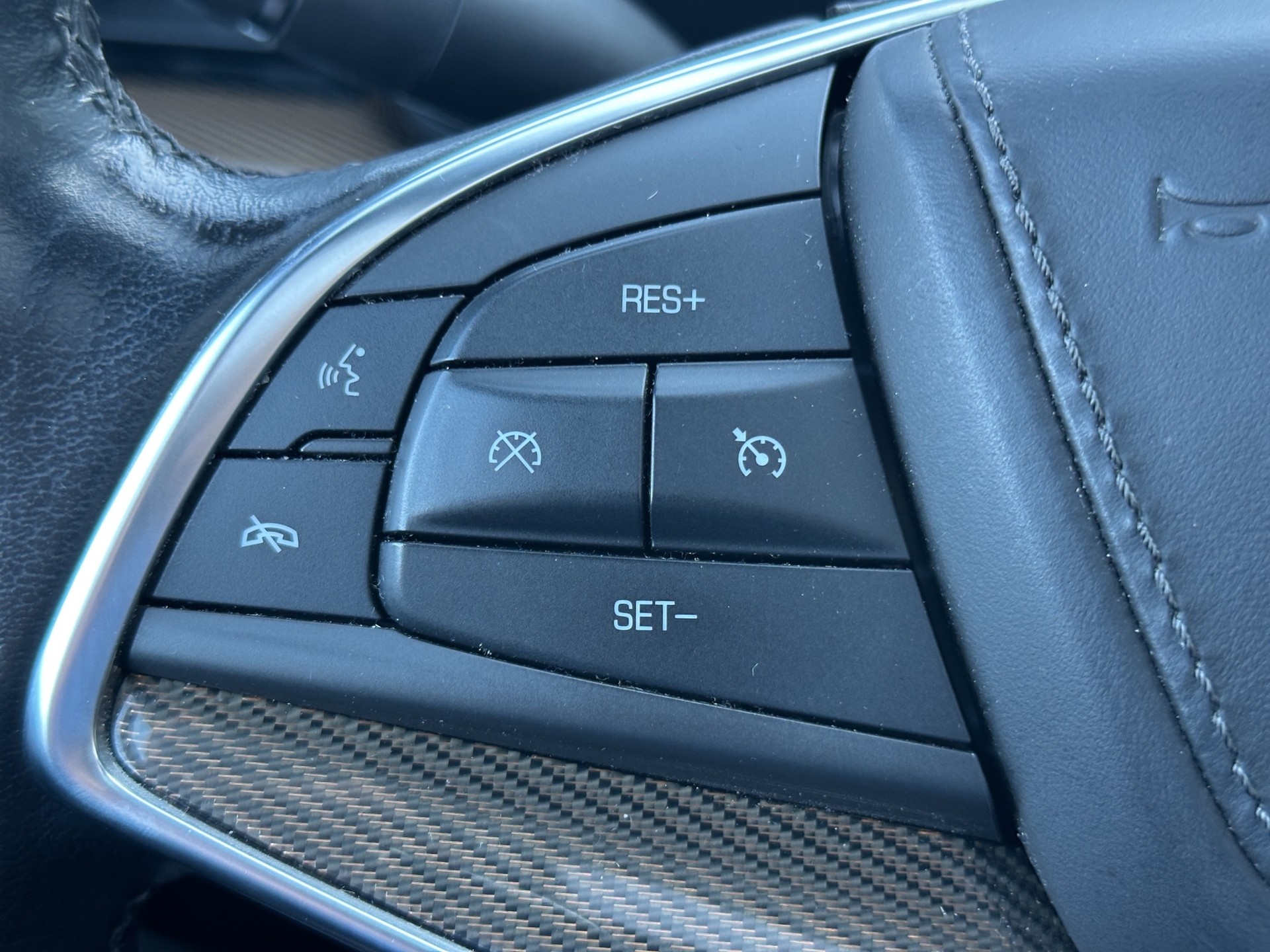 CADILLAC XT5 3.6 V6 Platinum AWD-image-18