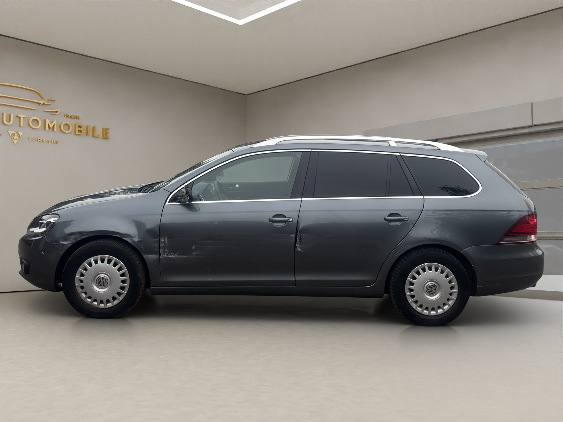 VW Golf Variant 1.6 TDI Trendline DSG-showroom-element-3