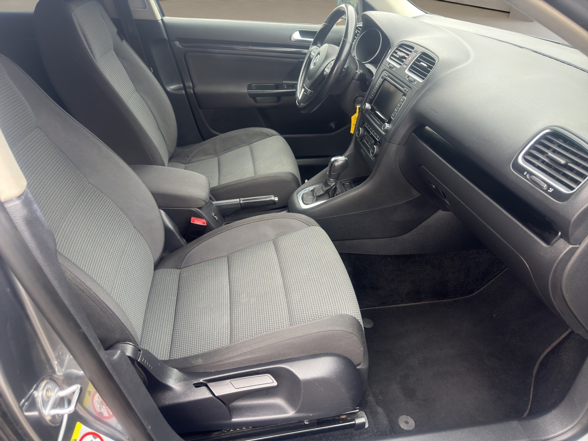 VW Golf Variant 1.6 TDI Trendline DSG-image-14