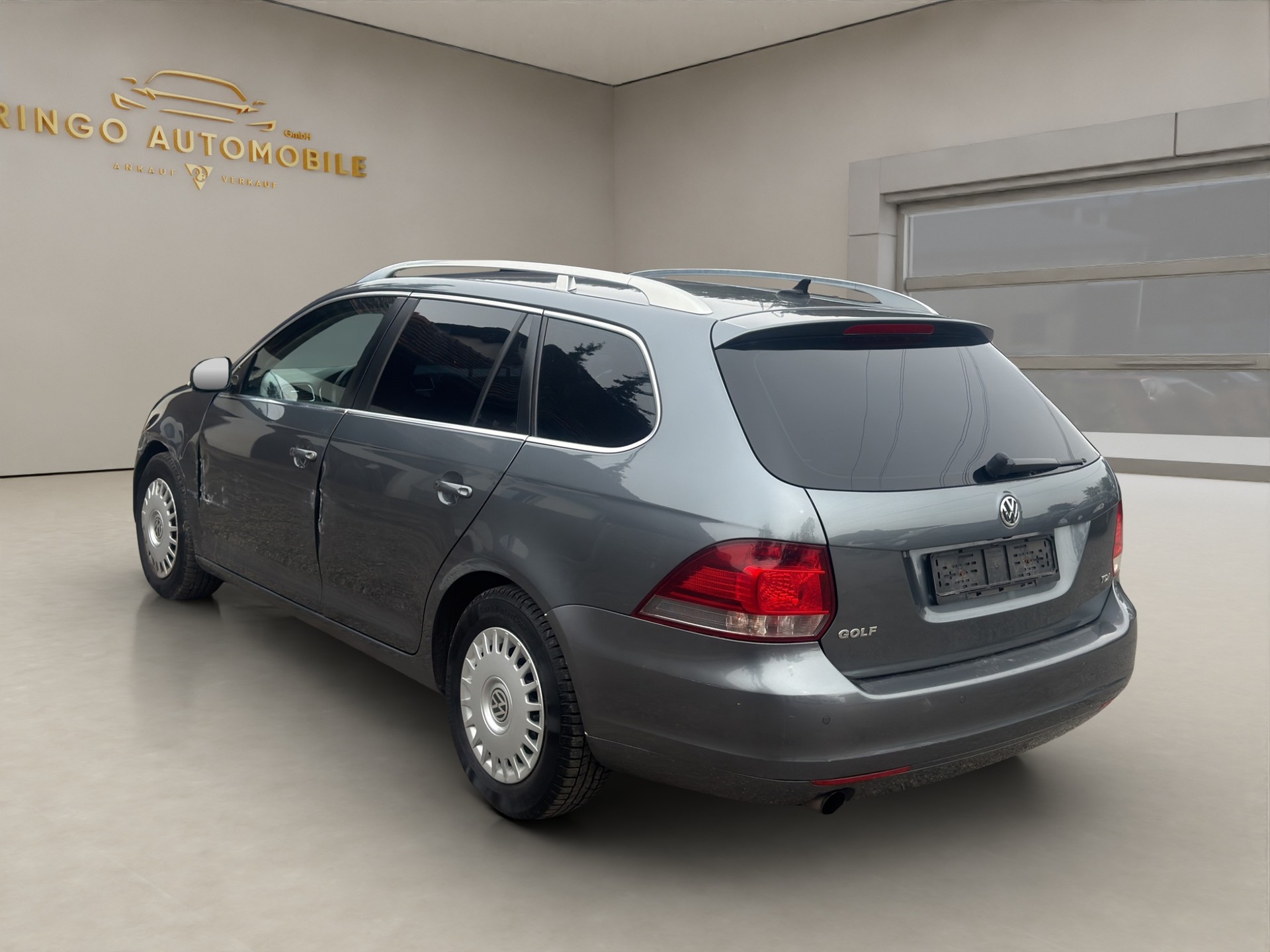 VW Golf Variant 1.6 TDI Trendline DSG-image-4