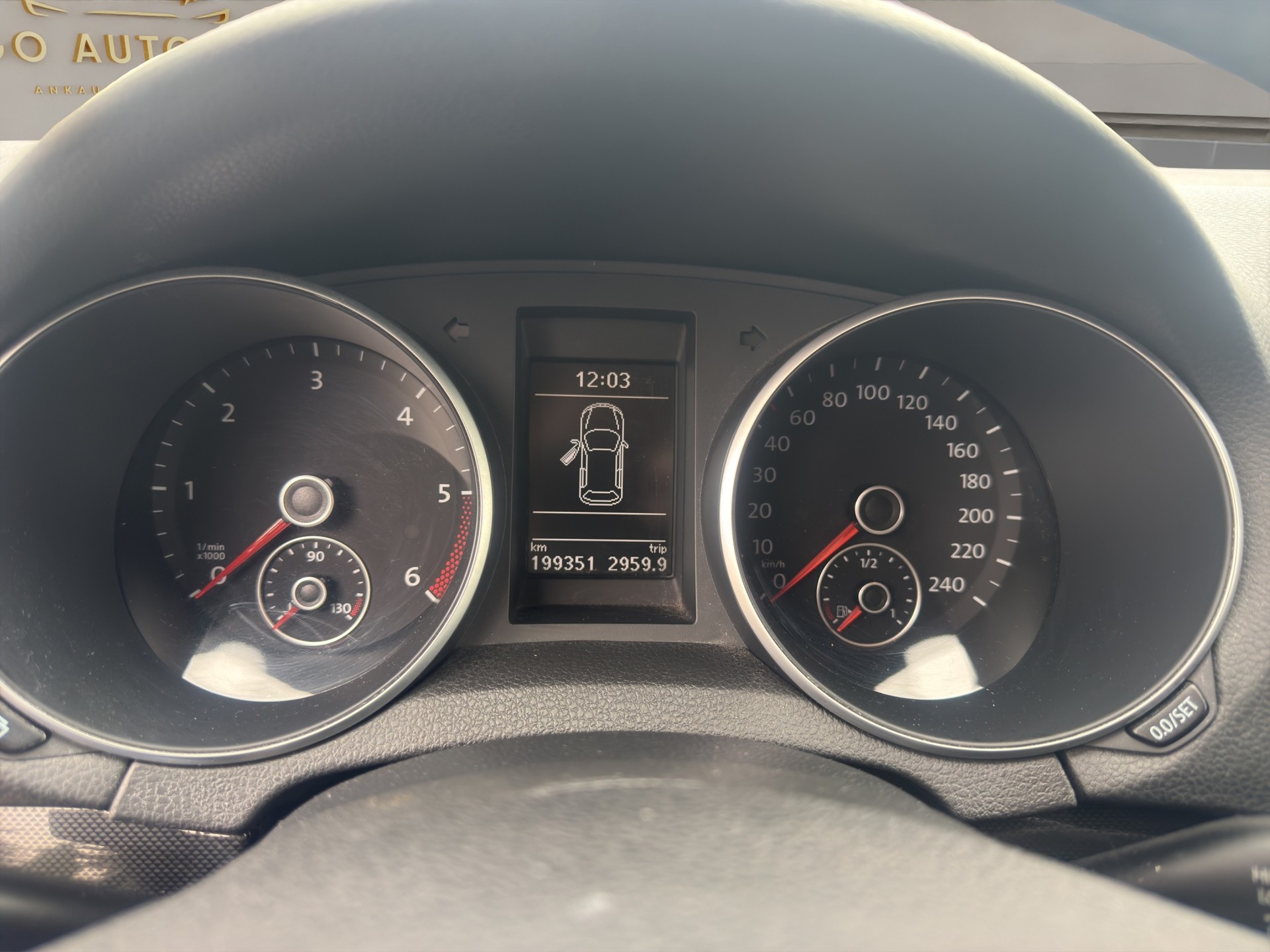 VW Golf Variant 1.6 TDI Trendline DSG-image-10