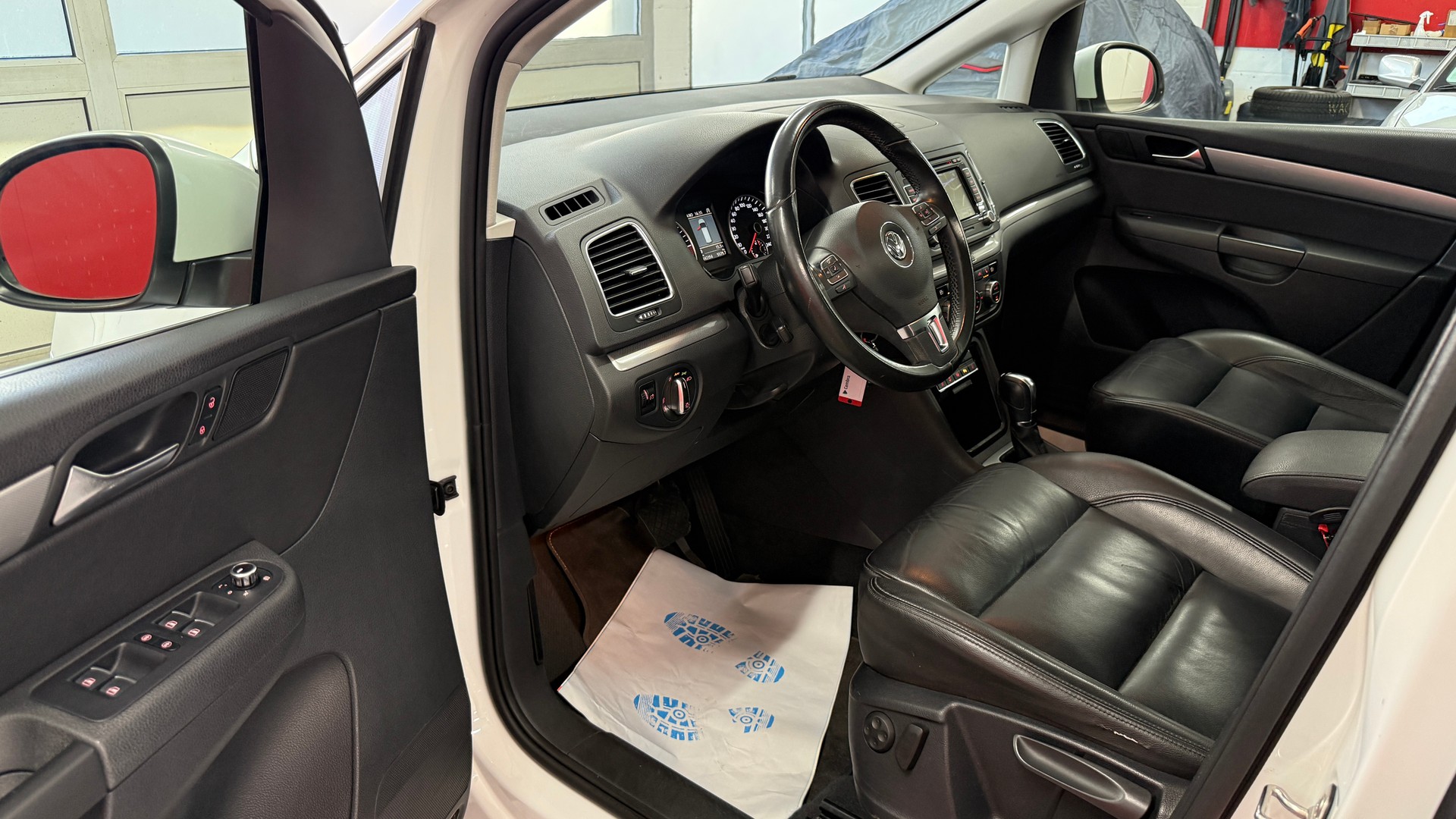 VW Sharan 2.0 TDI BlueMotion Technology Highline DSG, friach ab MFK & Service, 8fach Berädert, 7 Plätze, DAB, BT, Leder, Garantie-image-24