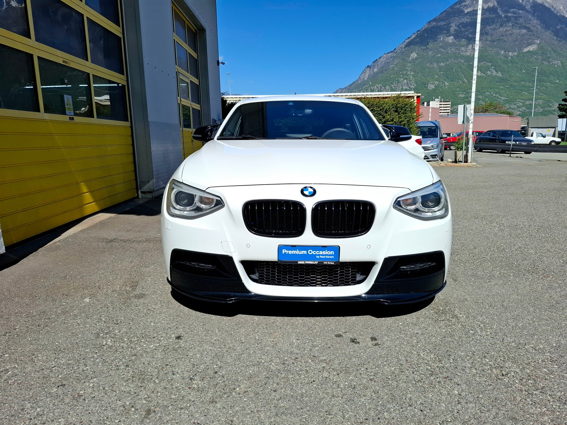 BMW M135i xDrive Steptronic-image-2