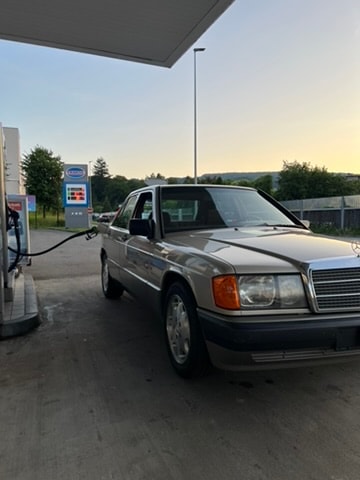 MERCEDES-BENZ 190 E 2.6-image-3