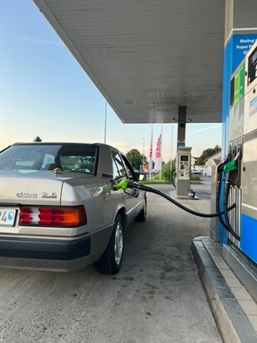 MERCEDES-BENZ 190 E 2.6-image-13
