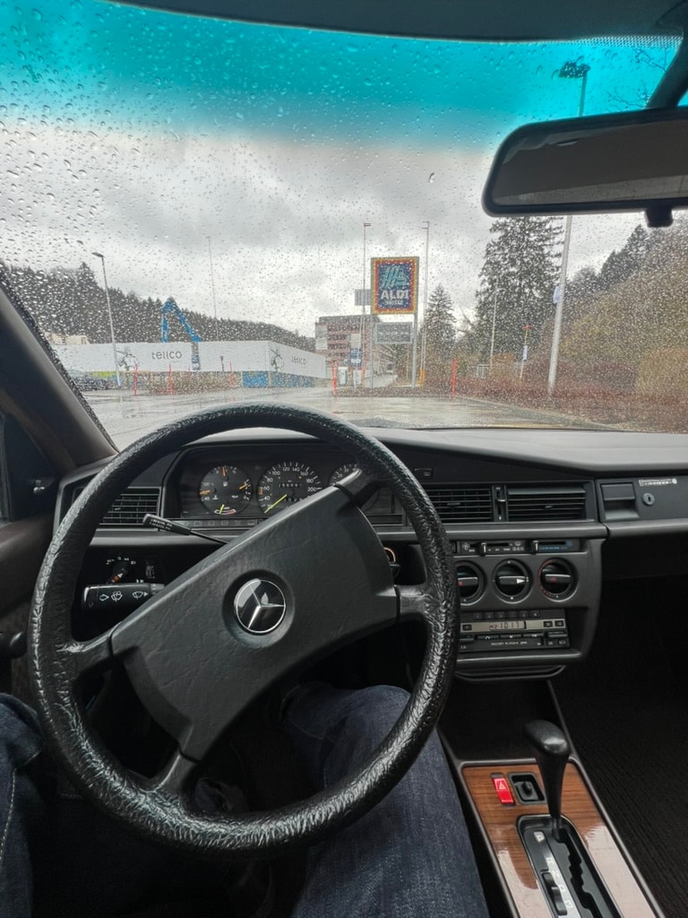 MERCEDES-BENZ 190 E 2.6-image-7