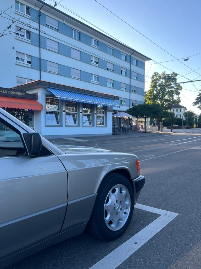 MERCEDES-BENZ 190 E 2.6-image-14