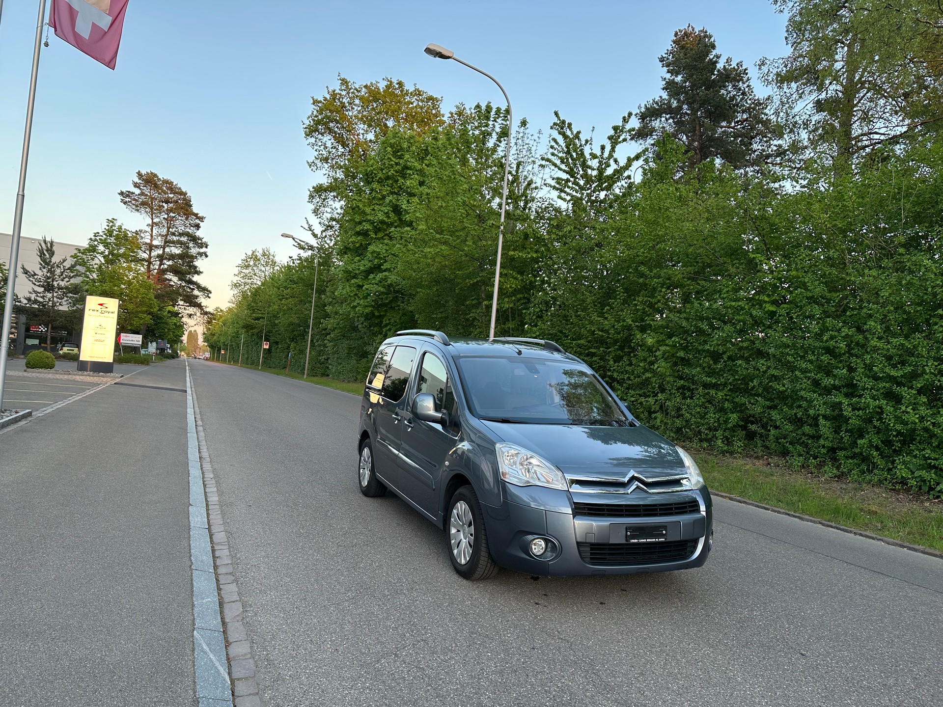 CITROEN Berlingo 1.6 e-HDi Multispace BMP6-image-1
