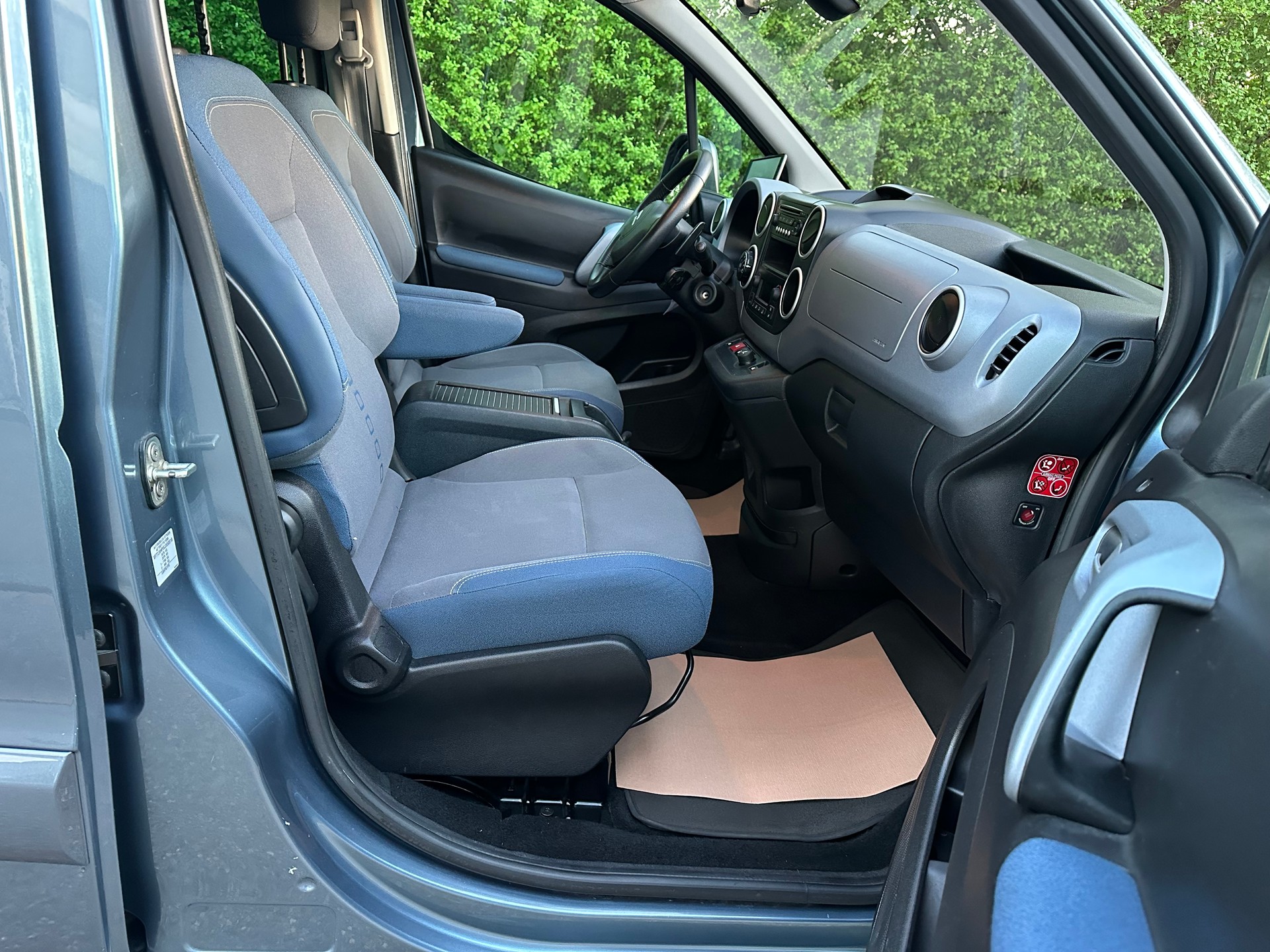 CITROEN Berlingo 1.6 e-HDi Multispace BMP6-image-7