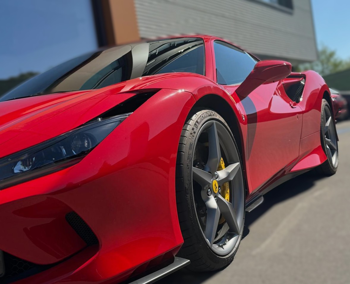 FERRARI F8 Tributo 3.9 Turbo-image-6