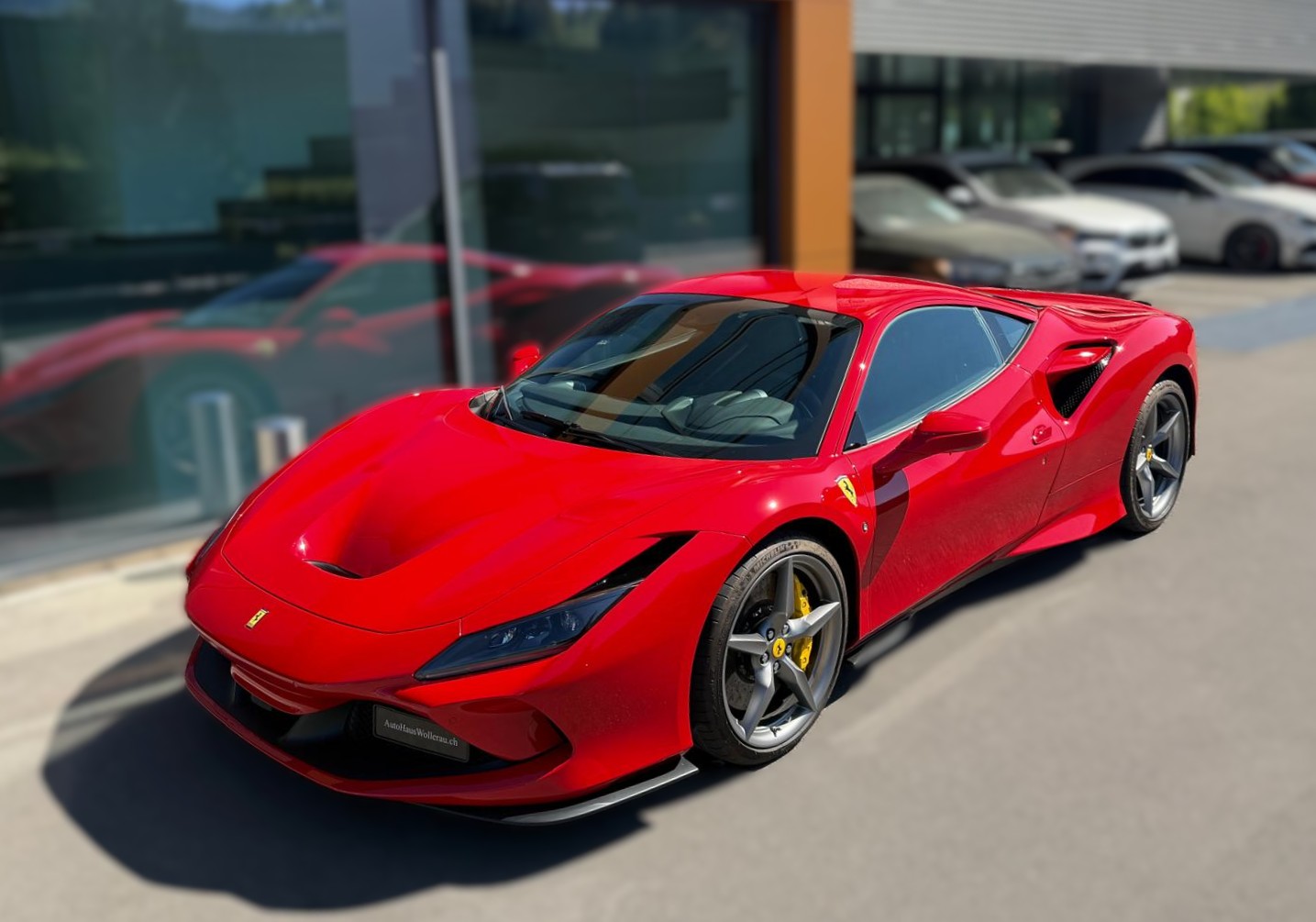 FERRARI F8 Tributo 3.9 Turbo-showroom-element-3