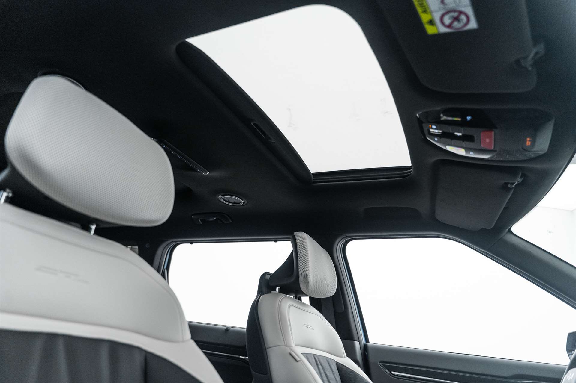 KIA KIA EV9 99,8 kWh GT-Line 7-Plätzer 4x4 385PS Automat-image-10