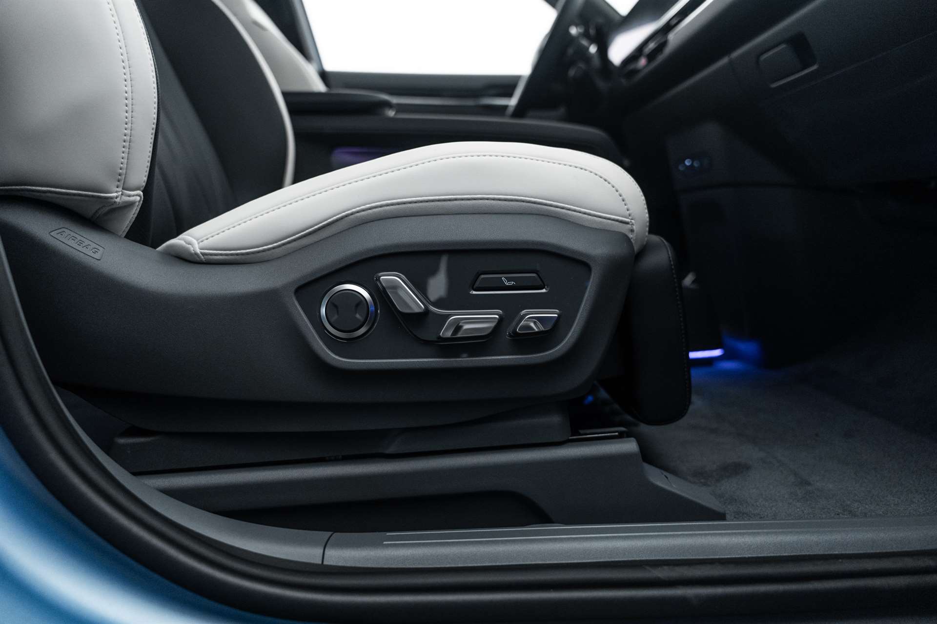 KIA KIA EV9 99,8 kWh GT-Line 7-Plätzer 4x4 385PS Automat-image-14