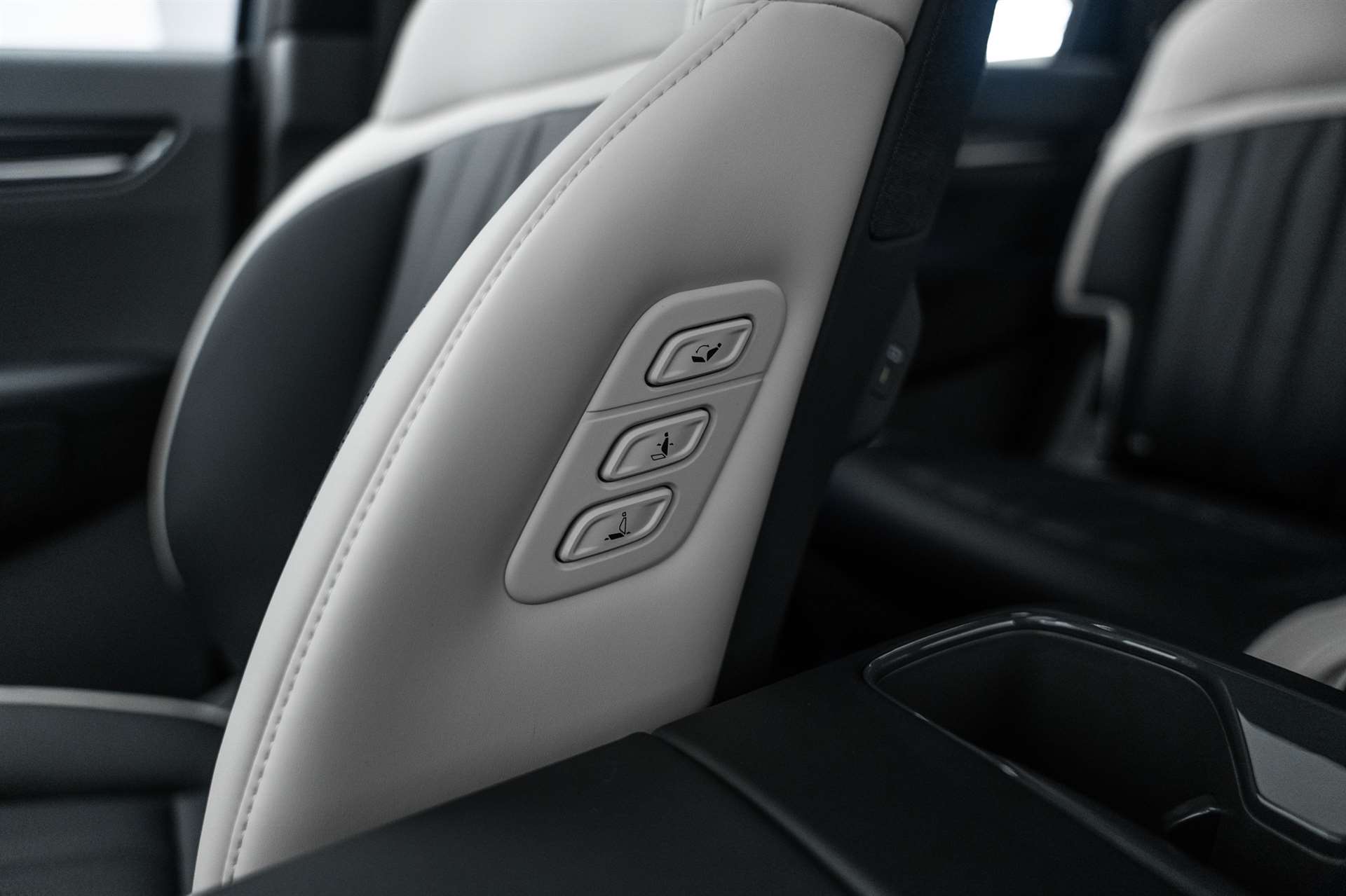 KIA KIA EV9 99,8 kWh GT-Line 7-Plätzer 4x4 385PS Automat-image-30