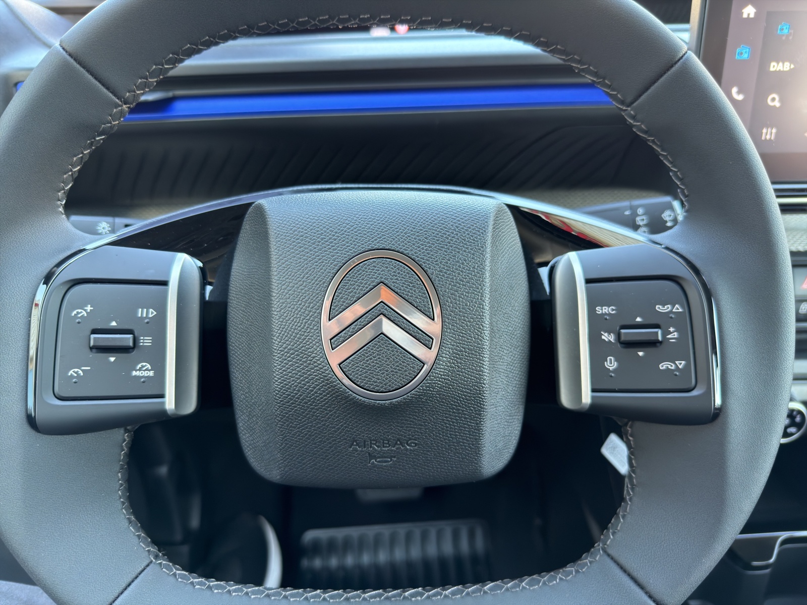 CITROEN C3 1.2 Hybrid Plus-image-8