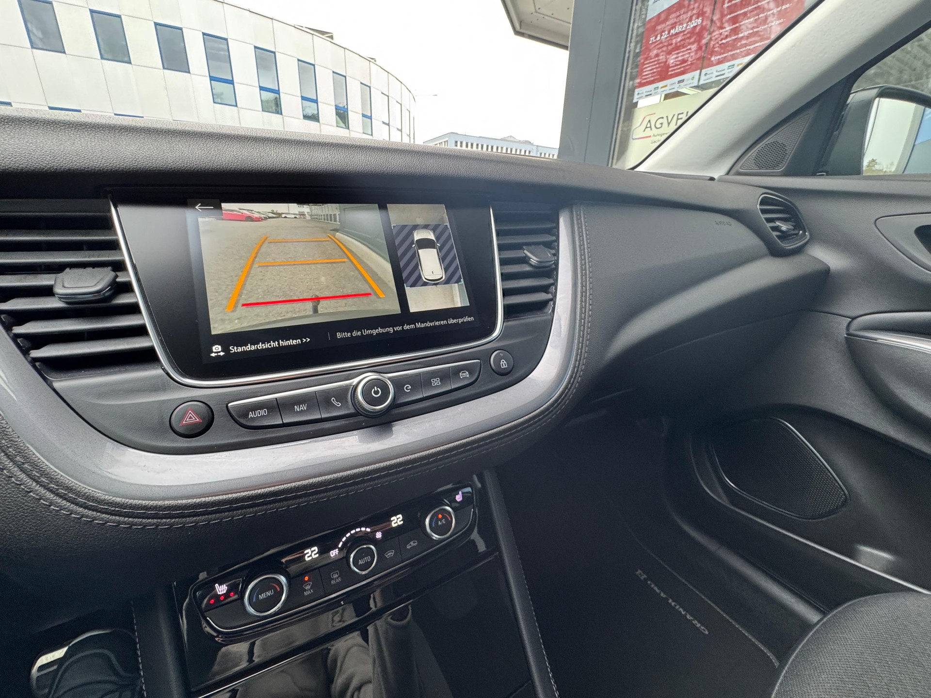 OPEL Grandland X 1.6Turbo 4x4 PHEV Ultimate-image-12