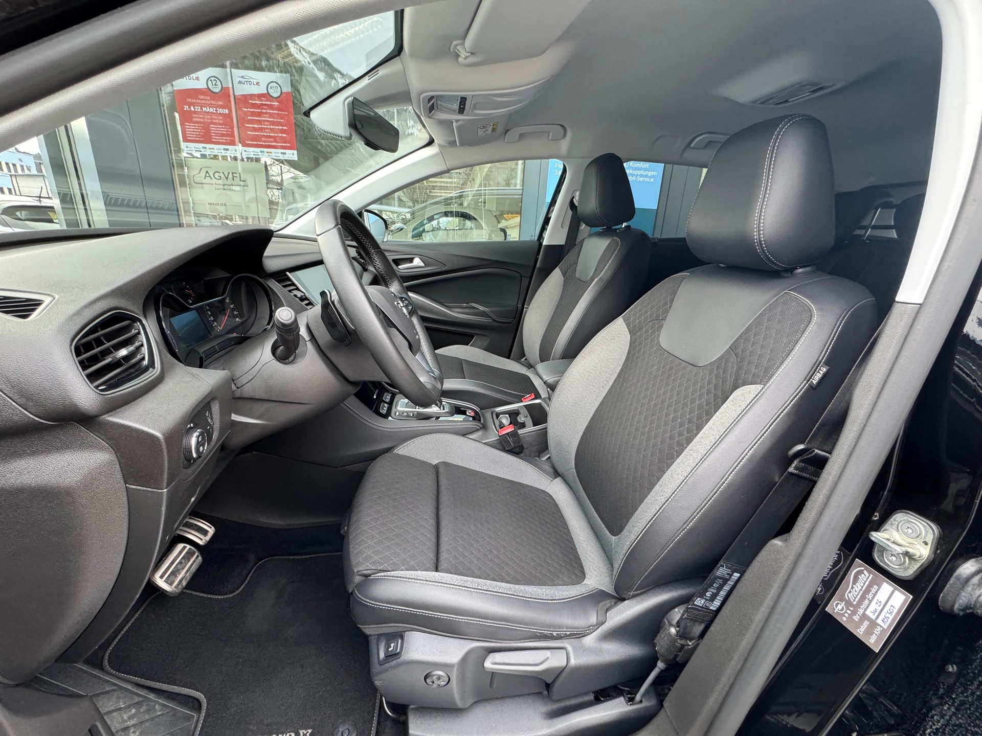 OPEL Grandland X 1.6Turbo 4x4 PHEV Ultimate-image-6