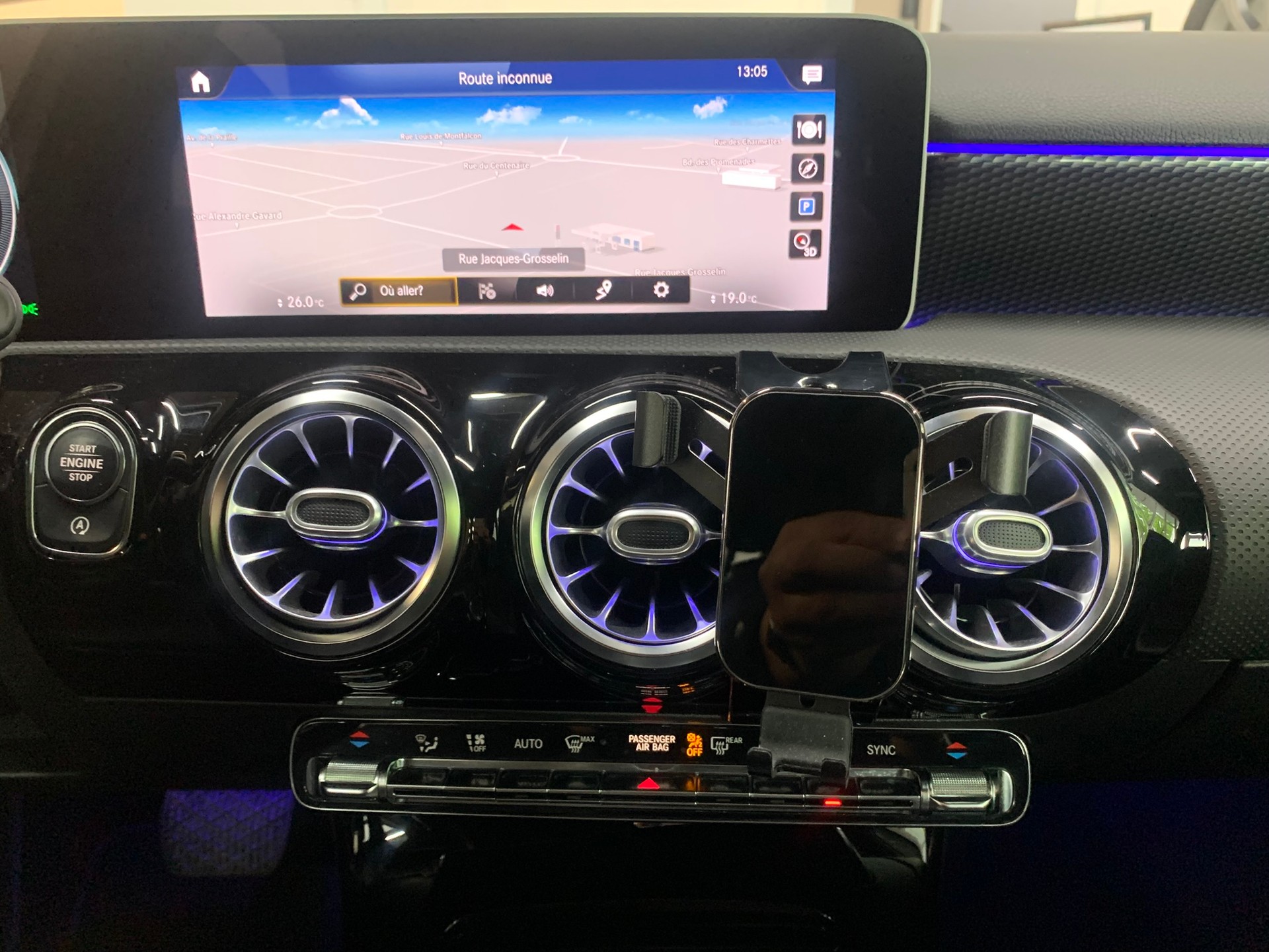 MERCEDES-BENZ A 200 Progressive 7G-DCT-image-24