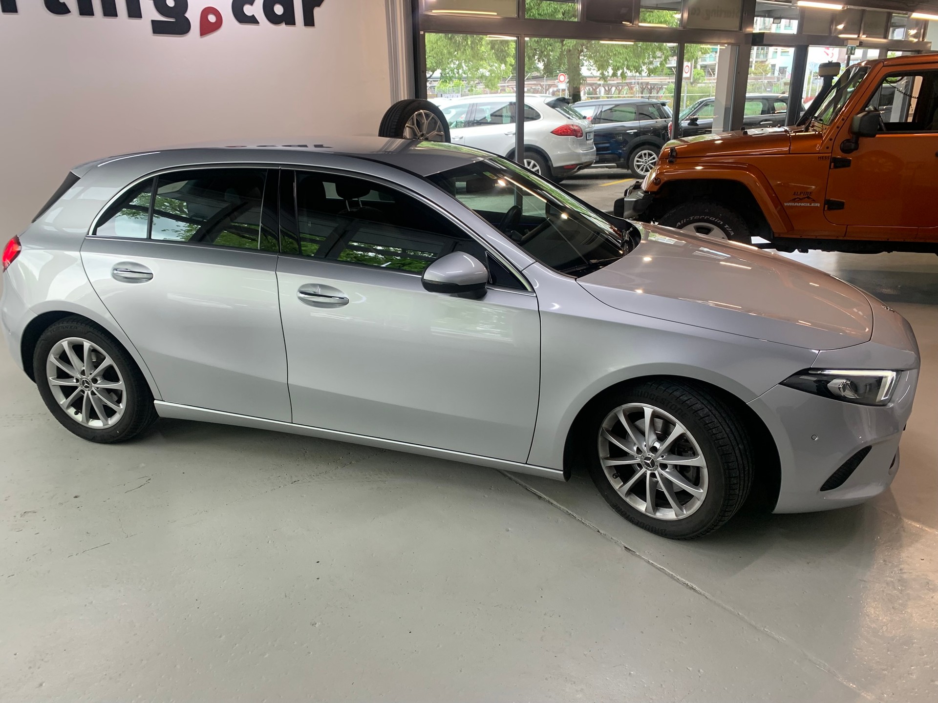 MERCEDES-BENZ A 200 Progressive 7G-DCT-showroom-element-1