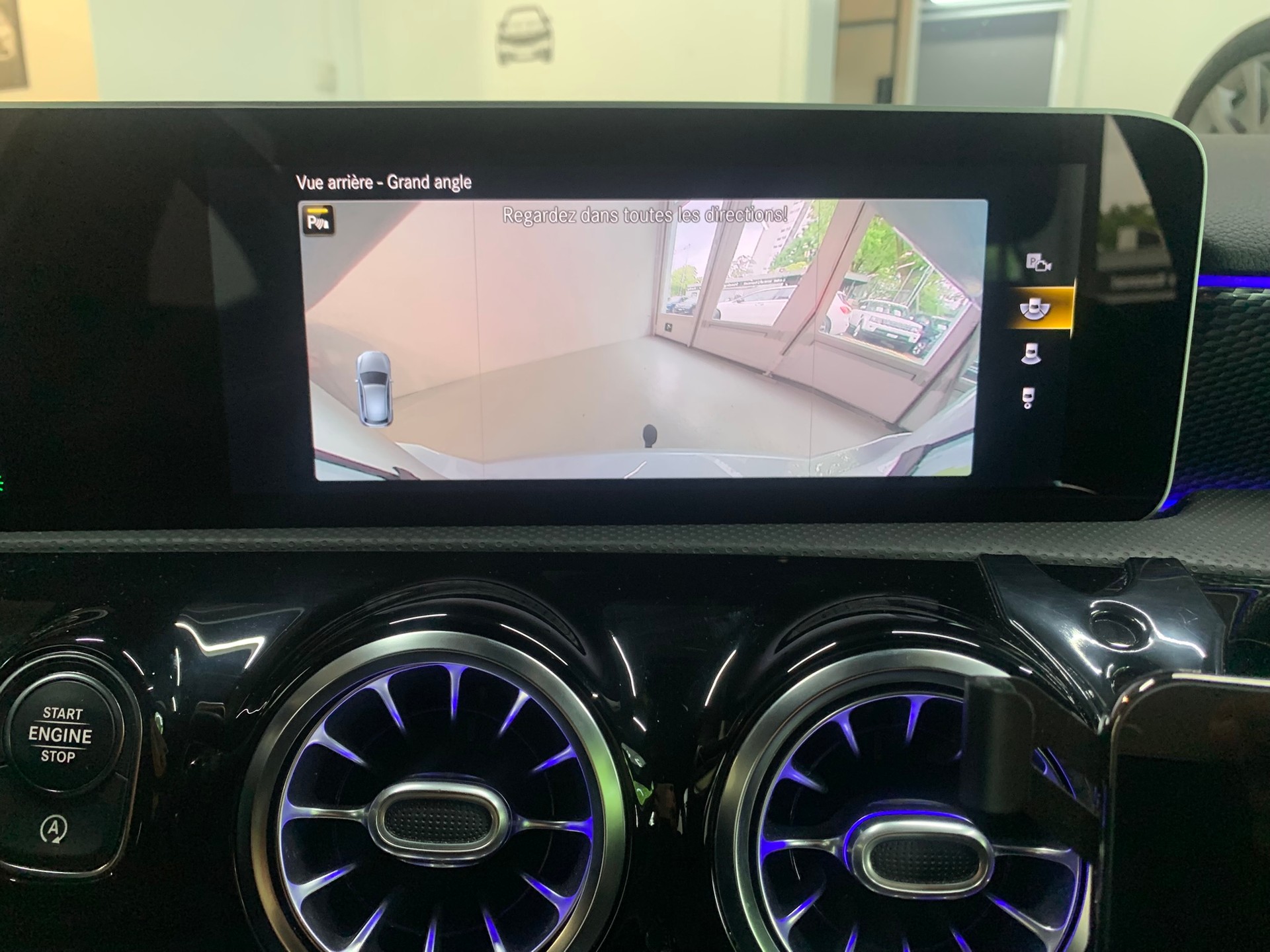MERCEDES-BENZ A 200 Progressive 7G-DCT-image-25