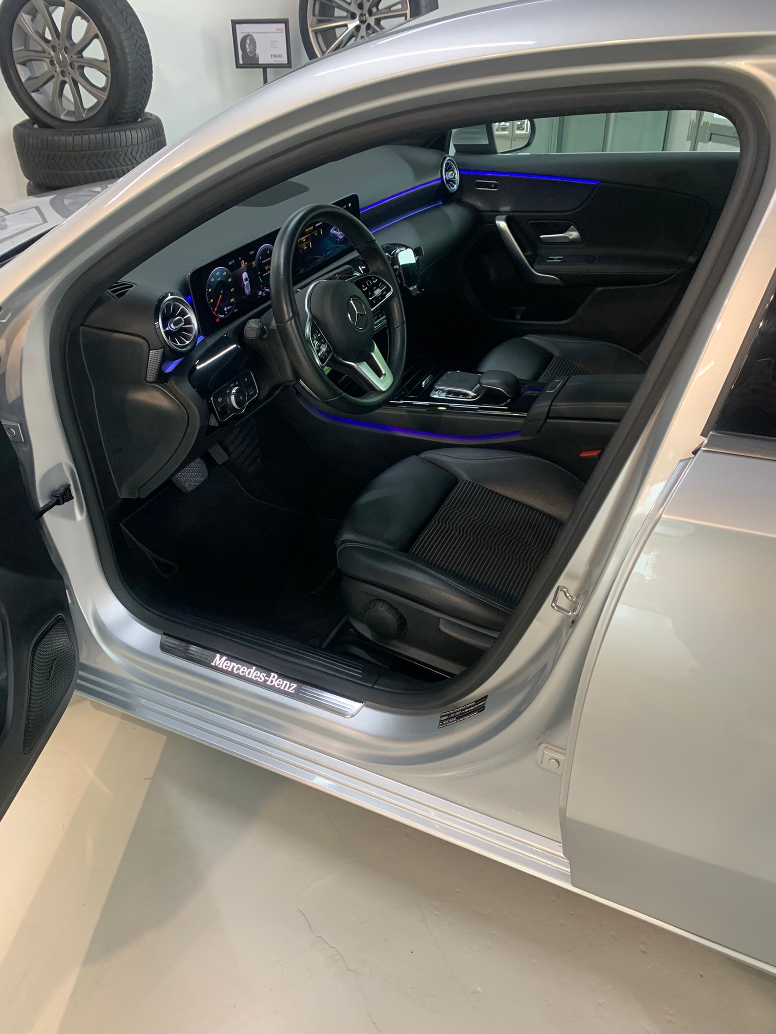 MERCEDES-BENZ A 200 Progressive 7G-DCT-image-16