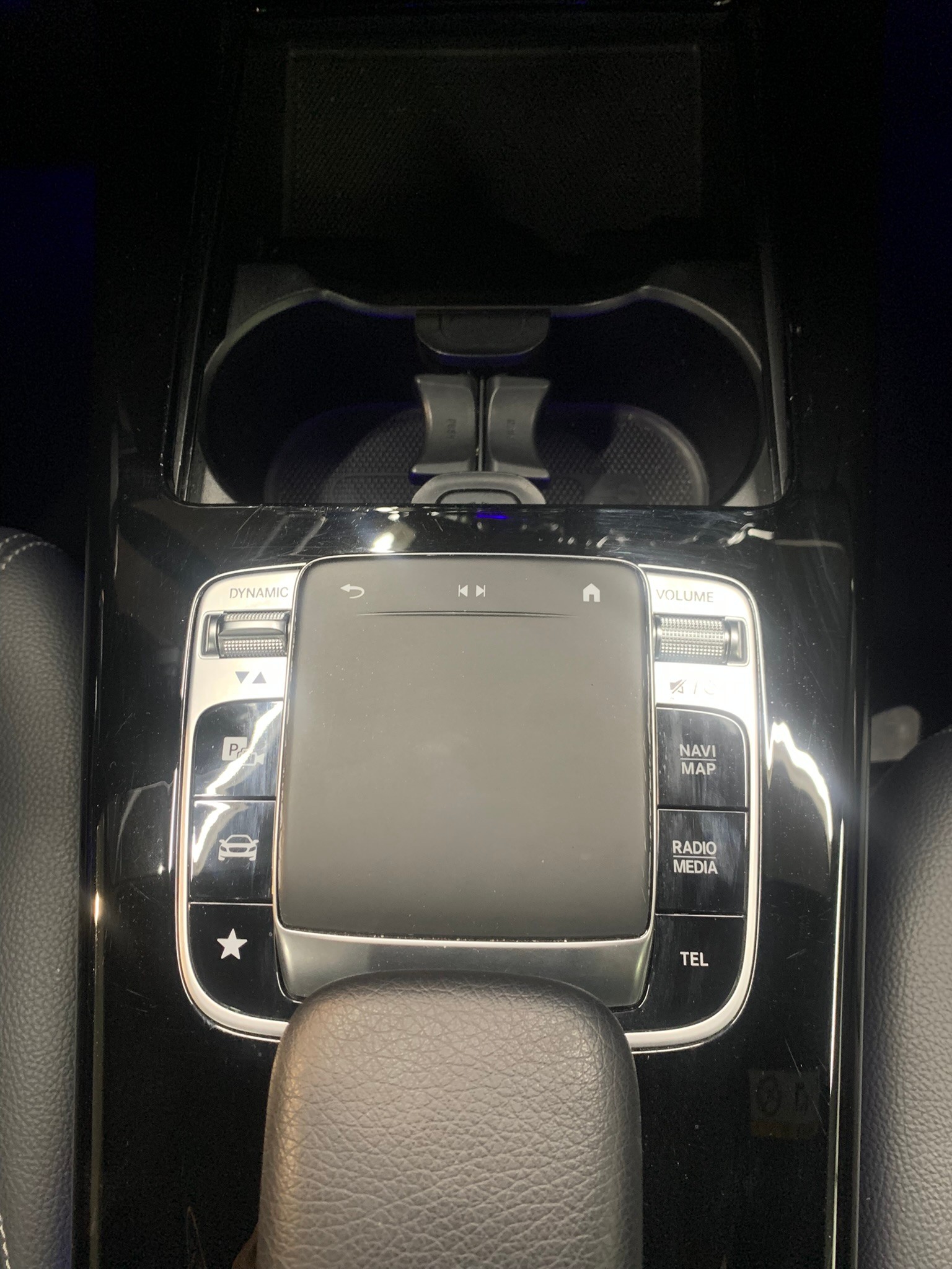 MERCEDES-BENZ A 200 Progressive 7G-DCT-image-23