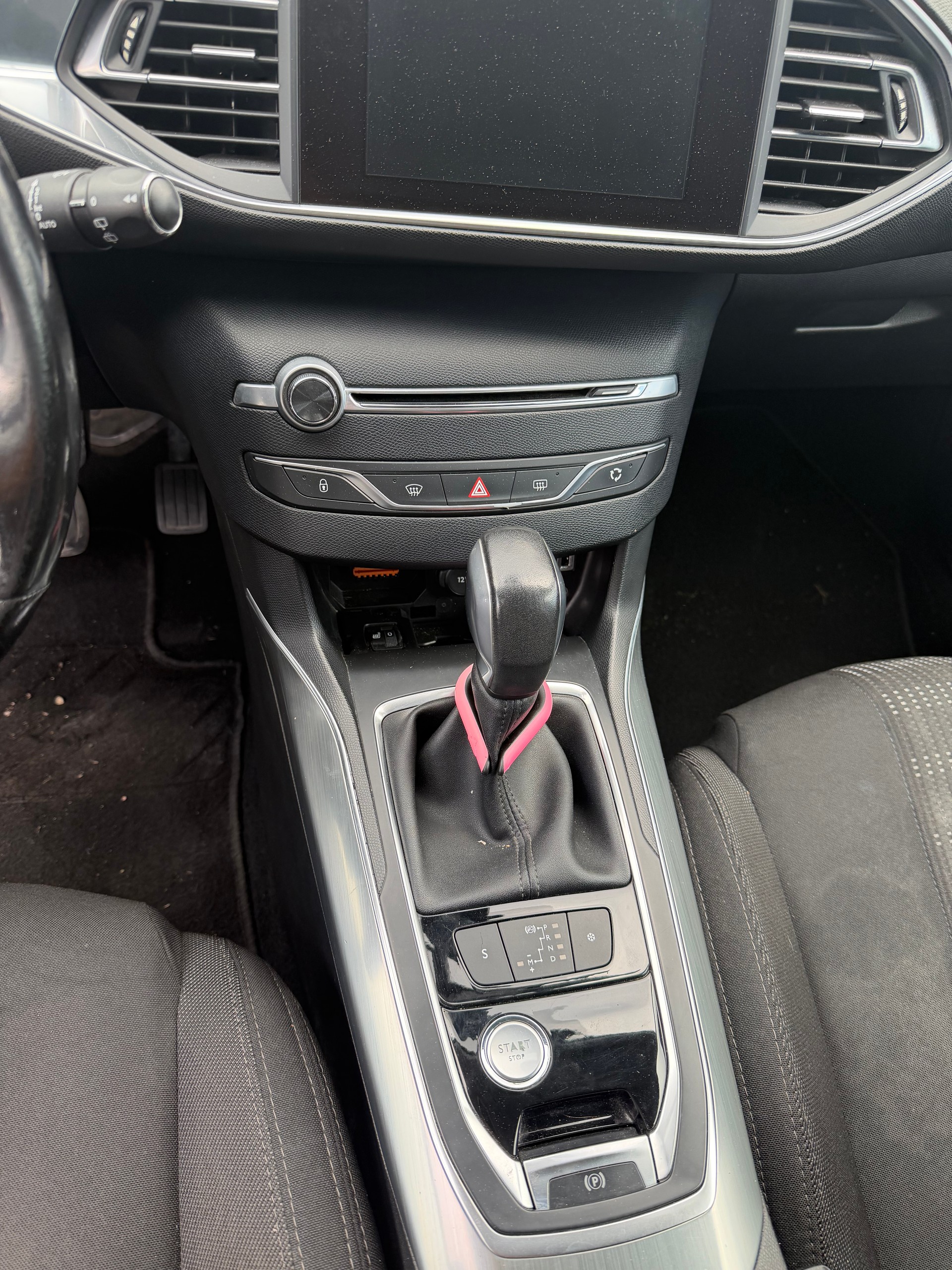 PEUGEOT 308 SW 1.6 BlueHDI Allure Automatic-image-9
