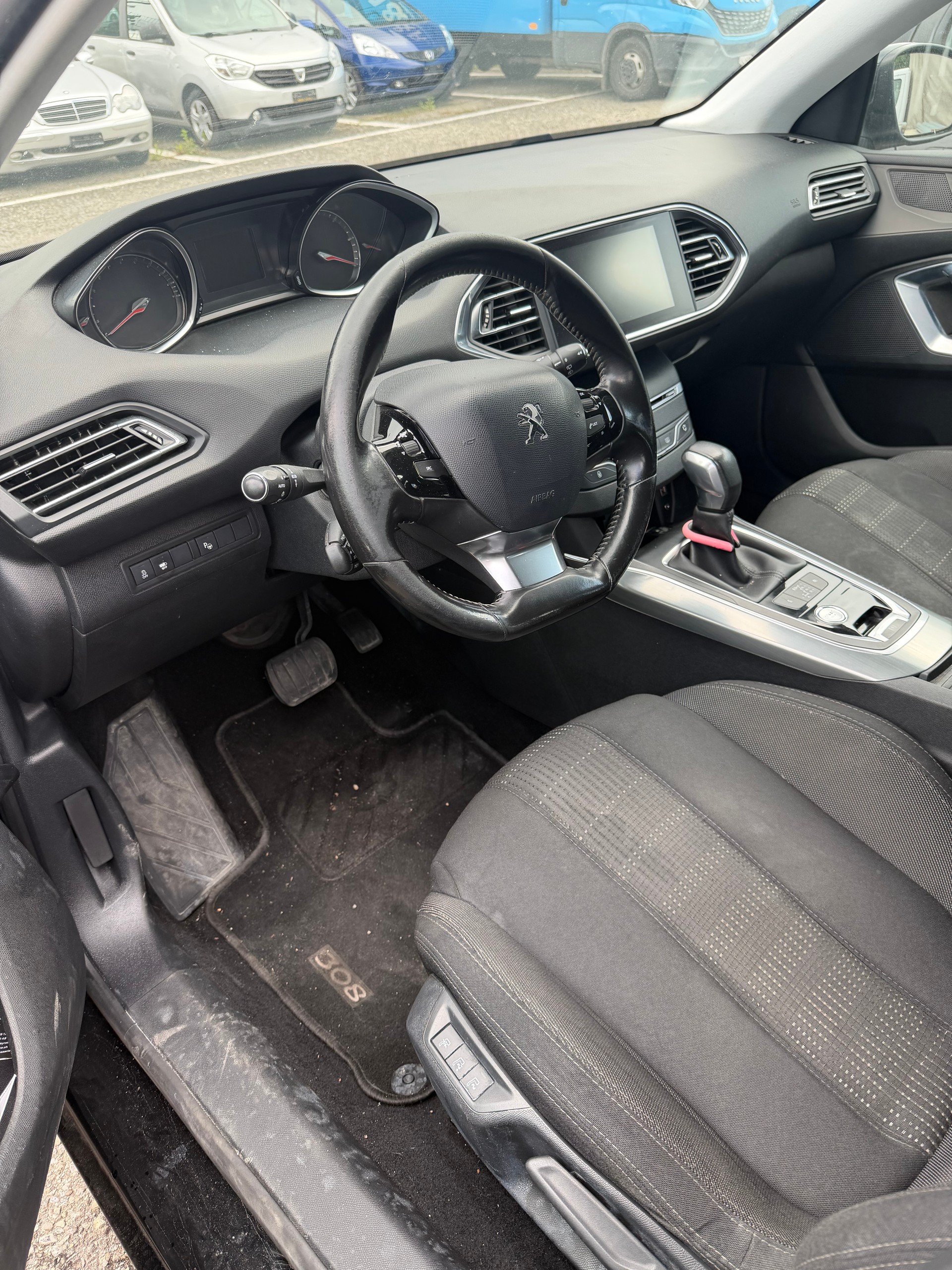 PEUGEOT 308 SW 1.6 BlueHDI Allure Automatic-image-8