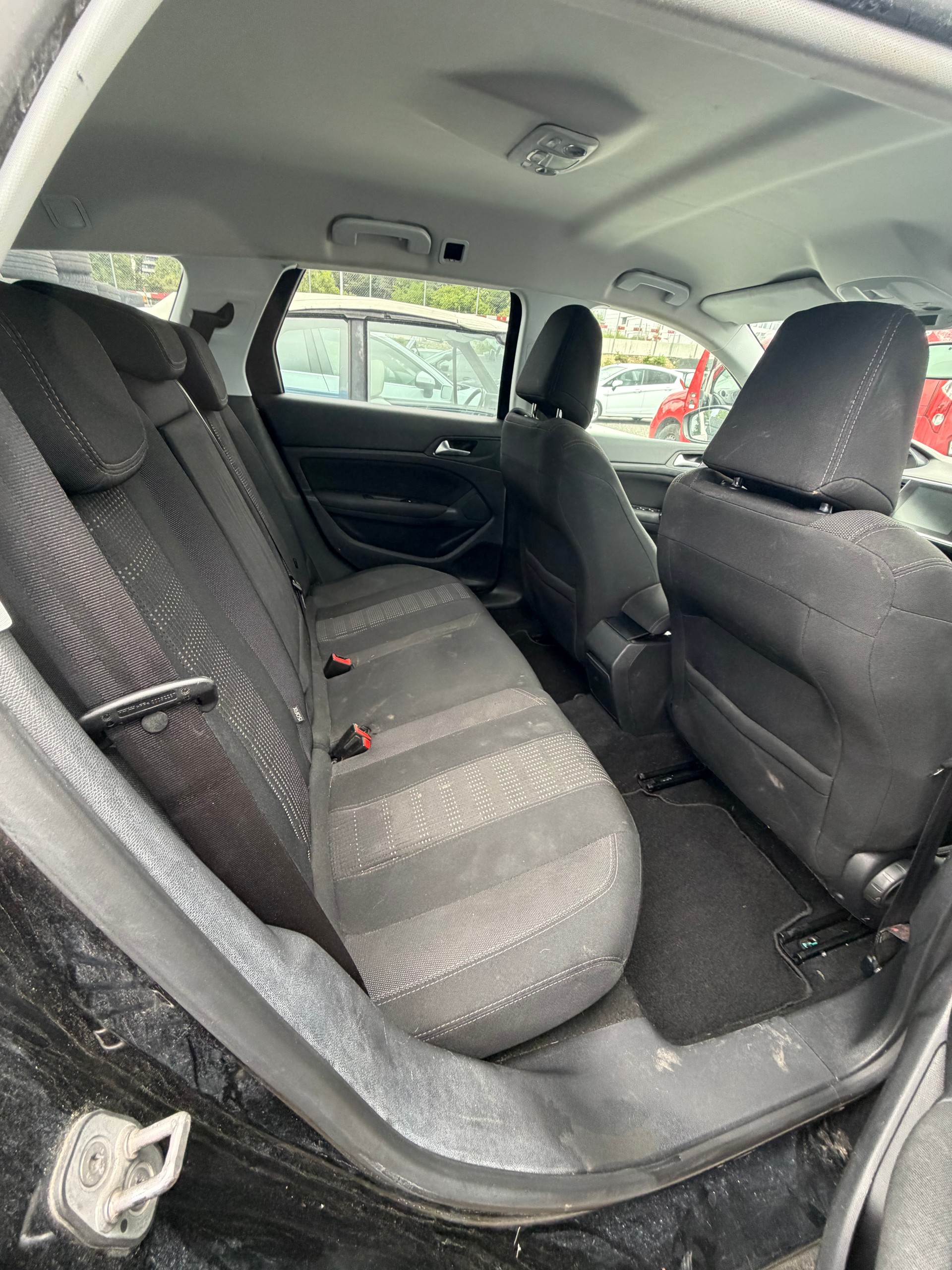 PEUGEOT 308 SW 1.6 BlueHDI Allure Automatic-image-11