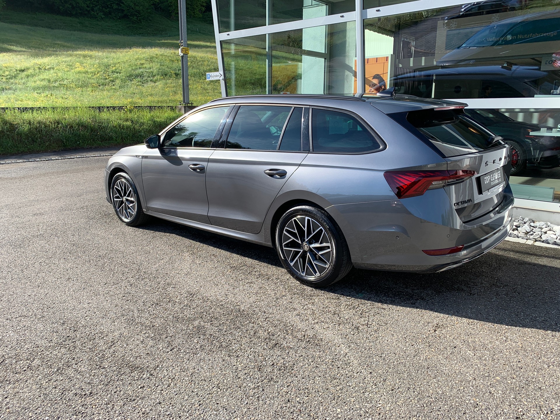 SKODA Octavia Combi 2.0 TSI SportLine DSG 4x4-image-4