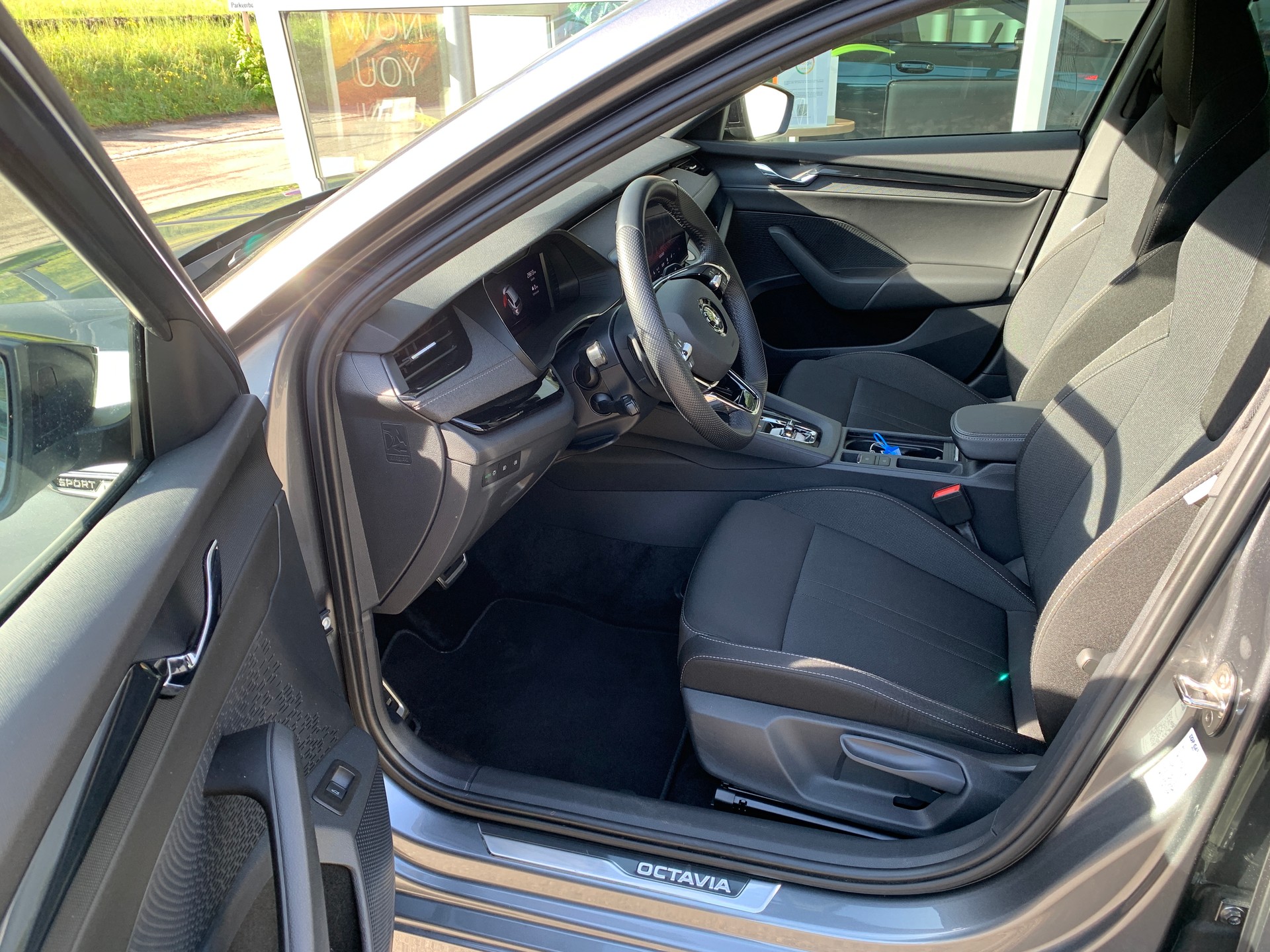 SKODA Octavia Combi 2.0 TSI SportLine DSG 4x4-image-7