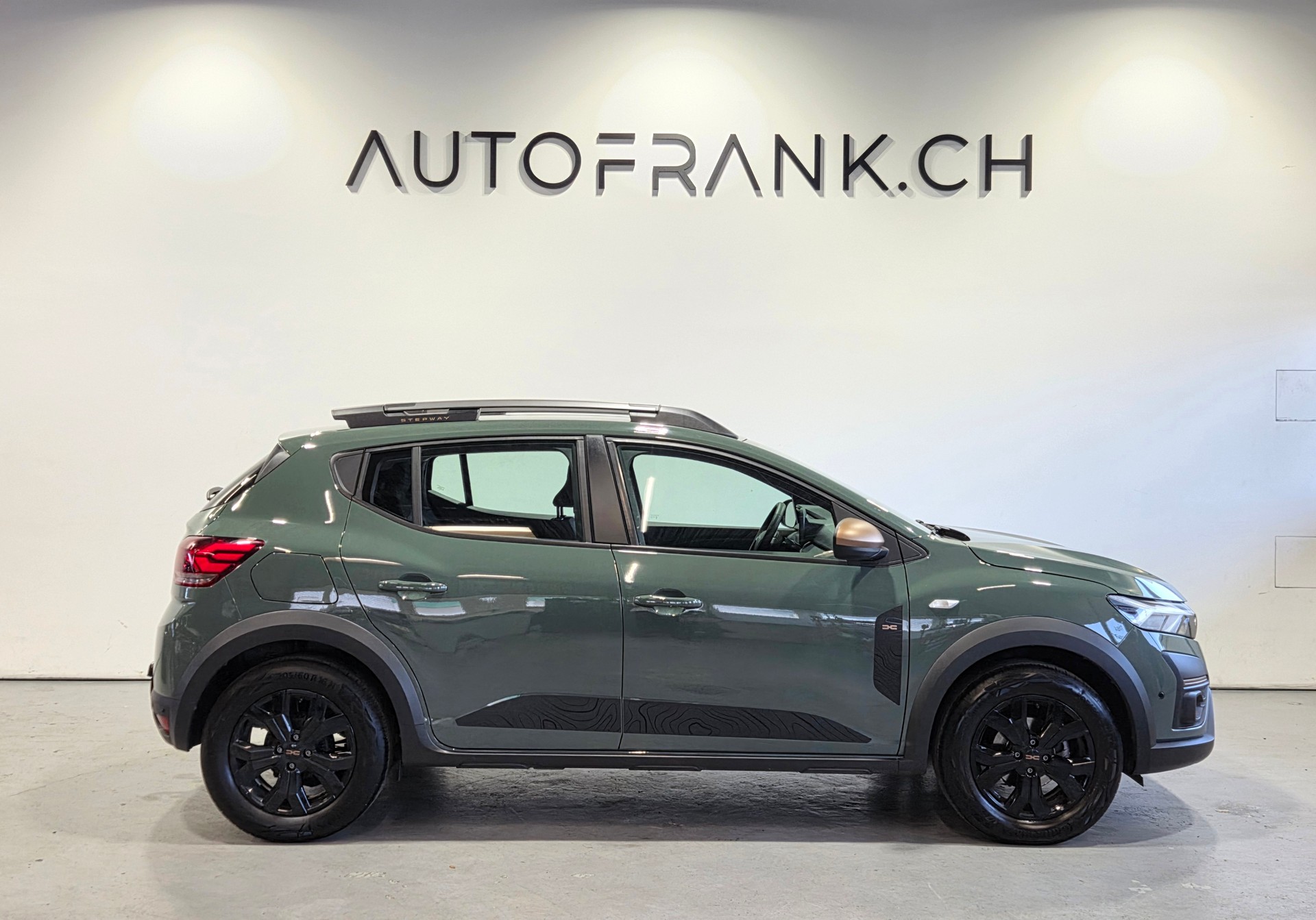 DACIA Sandero 1.0 TCe Stepway Comfort-showroom-element-1