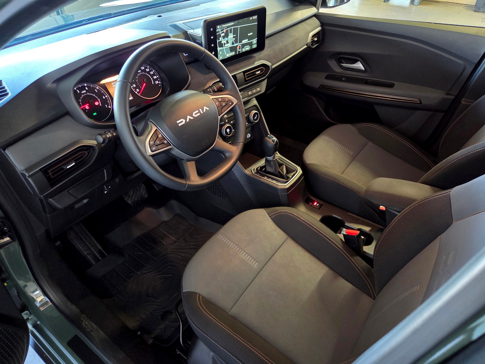 DACIA Sandero 1.0 TCe Stepway Comfort-showroom-element-3