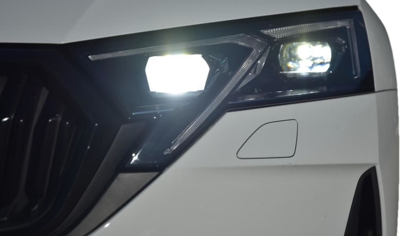 SKODA Octavia Combi 2.0 TSI DSG Sport Line 4x4-image-5