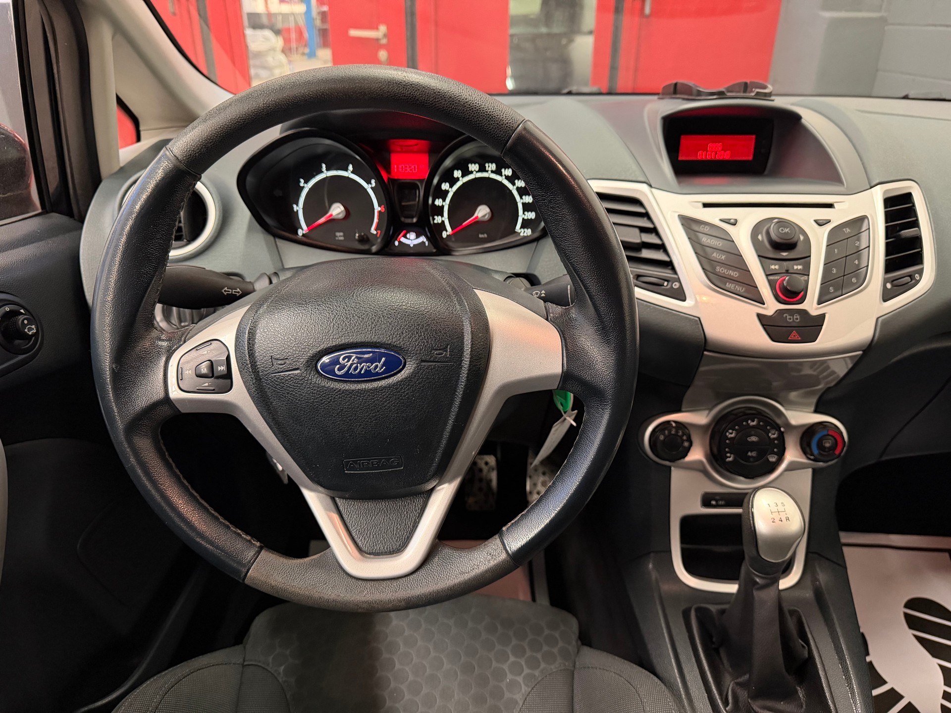 FORD Fiesta 1.6 16V Sport //NEU AB MFK!-image-12