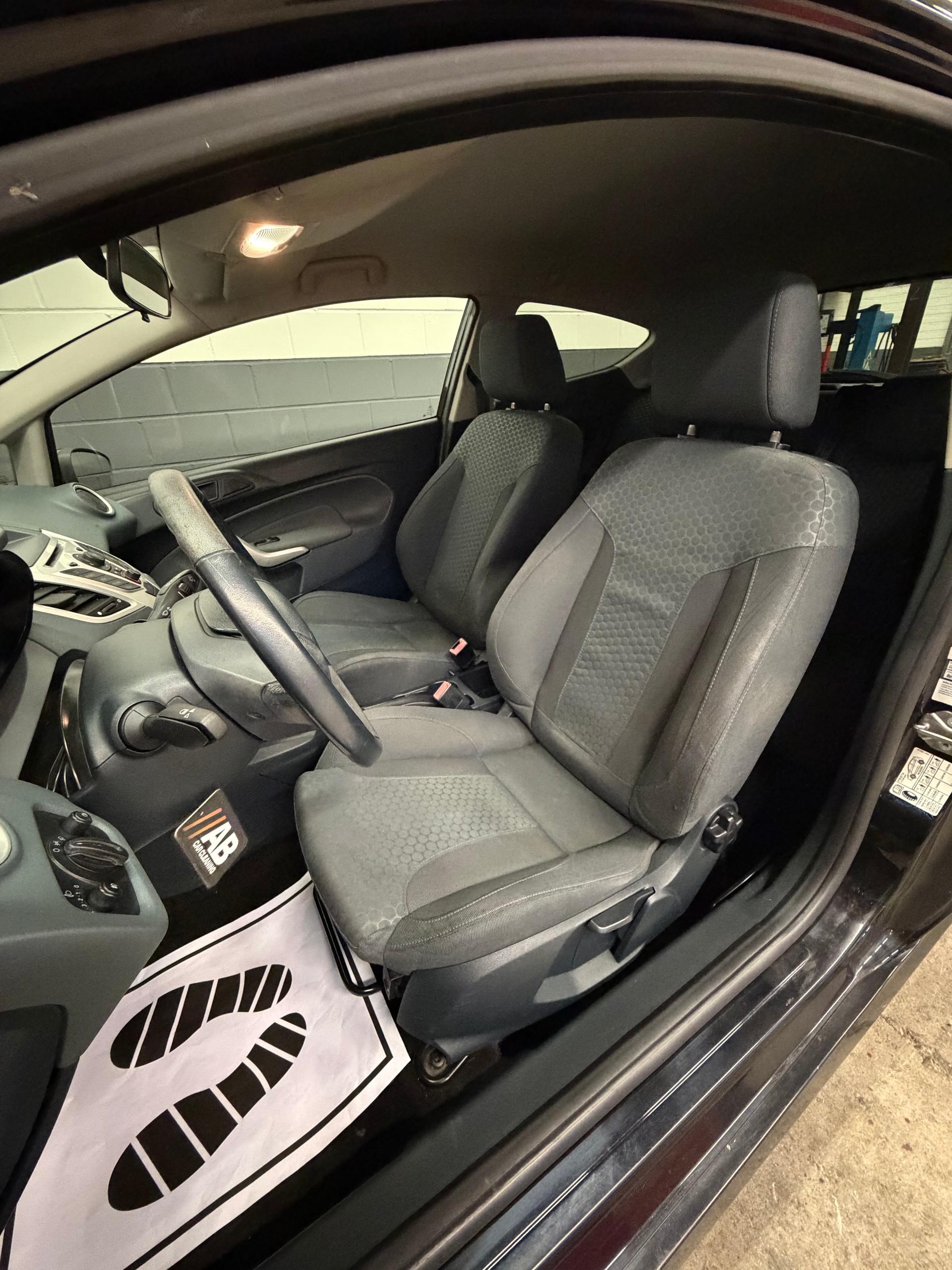 FORD Fiesta 1.6 16V Sport //NEU AB MFK!-image-14
