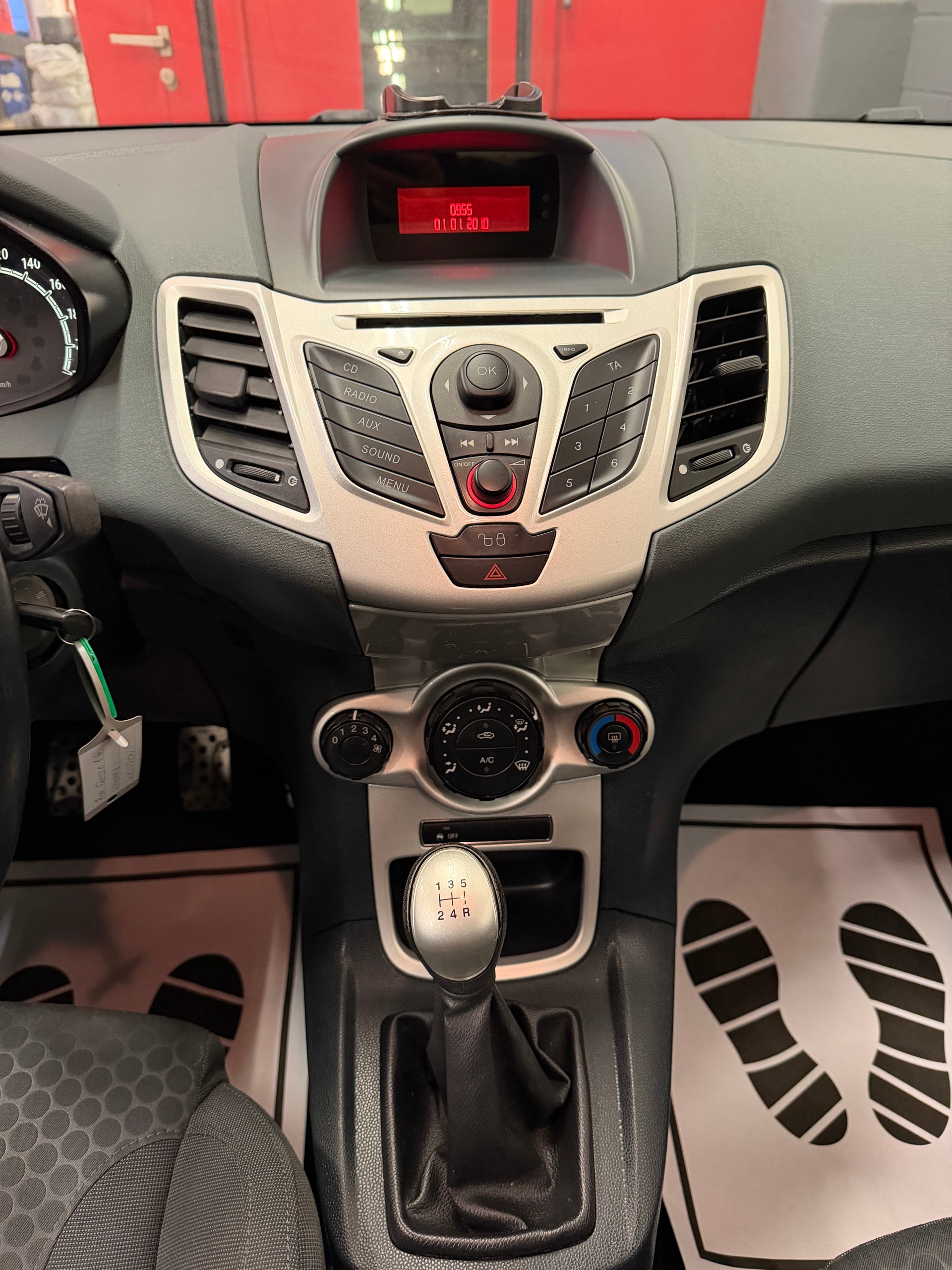 FORD Fiesta 1.6 16V Sport //NEU AB MFK!-image-13