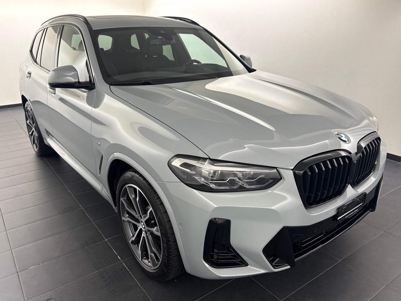 BMW X3 xDrive 48V 30d M Sport inkl. Anhängerkupplung-showroom-element-3