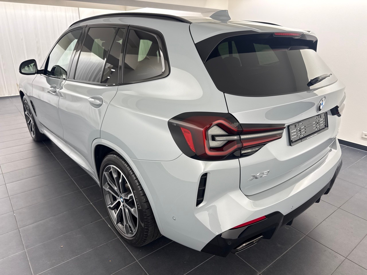 BMW X3 xDrive 48V 30d M Sport inkl. Anhängerkupplung-showroom-element-1