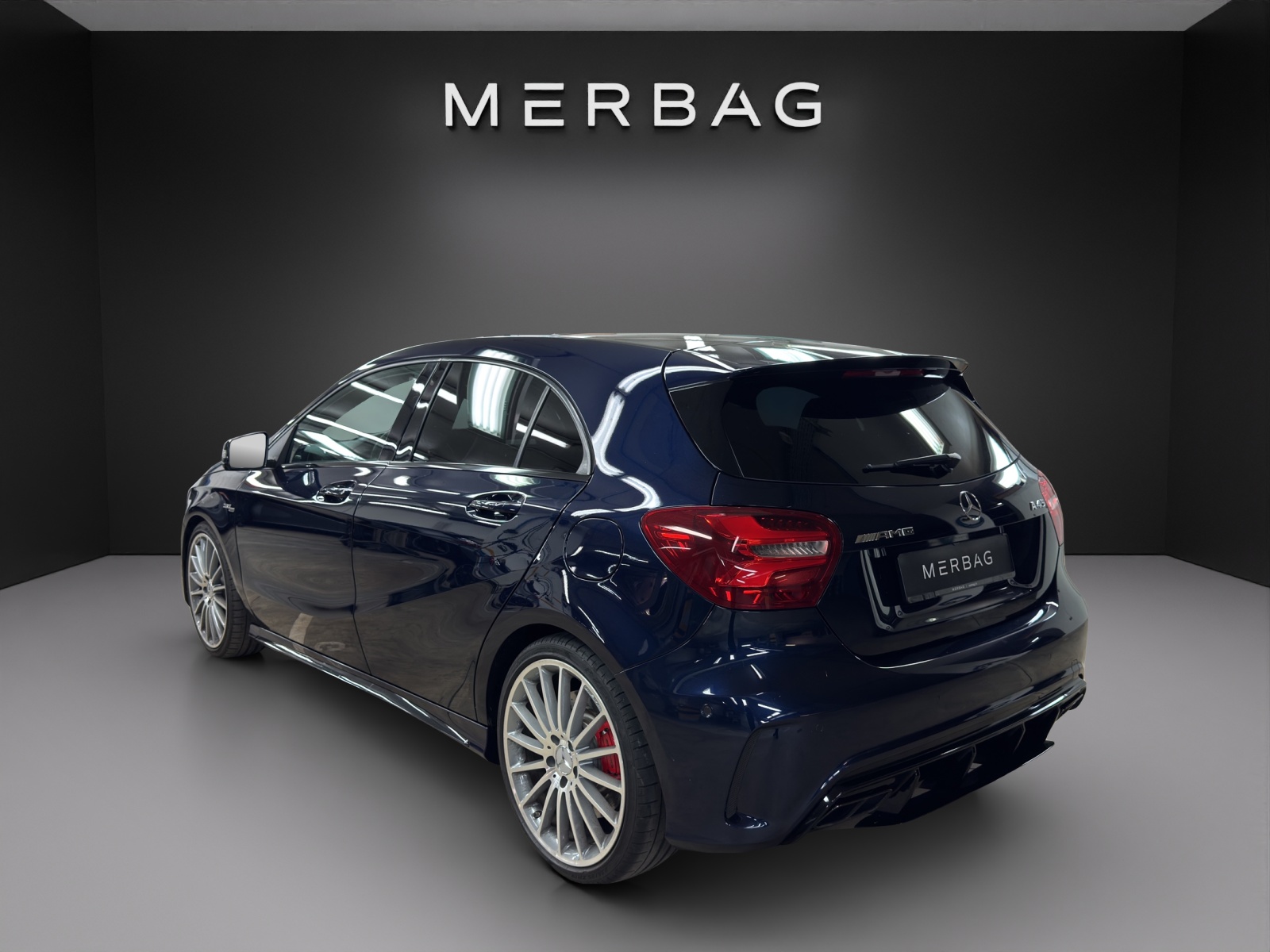 MERCEDES-BENZ A 45 AMG 4Matic-image-2