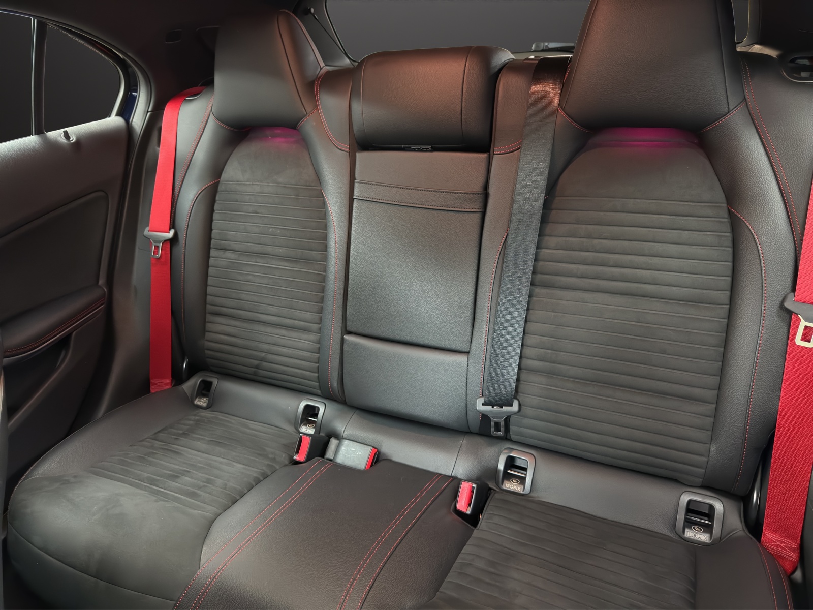 MERCEDES-BENZ A 45 AMG 4Matic-image-14