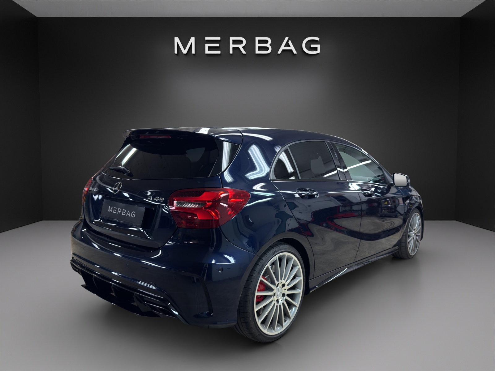 MERCEDES-BENZ A 45 AMG 4Matic-image-4